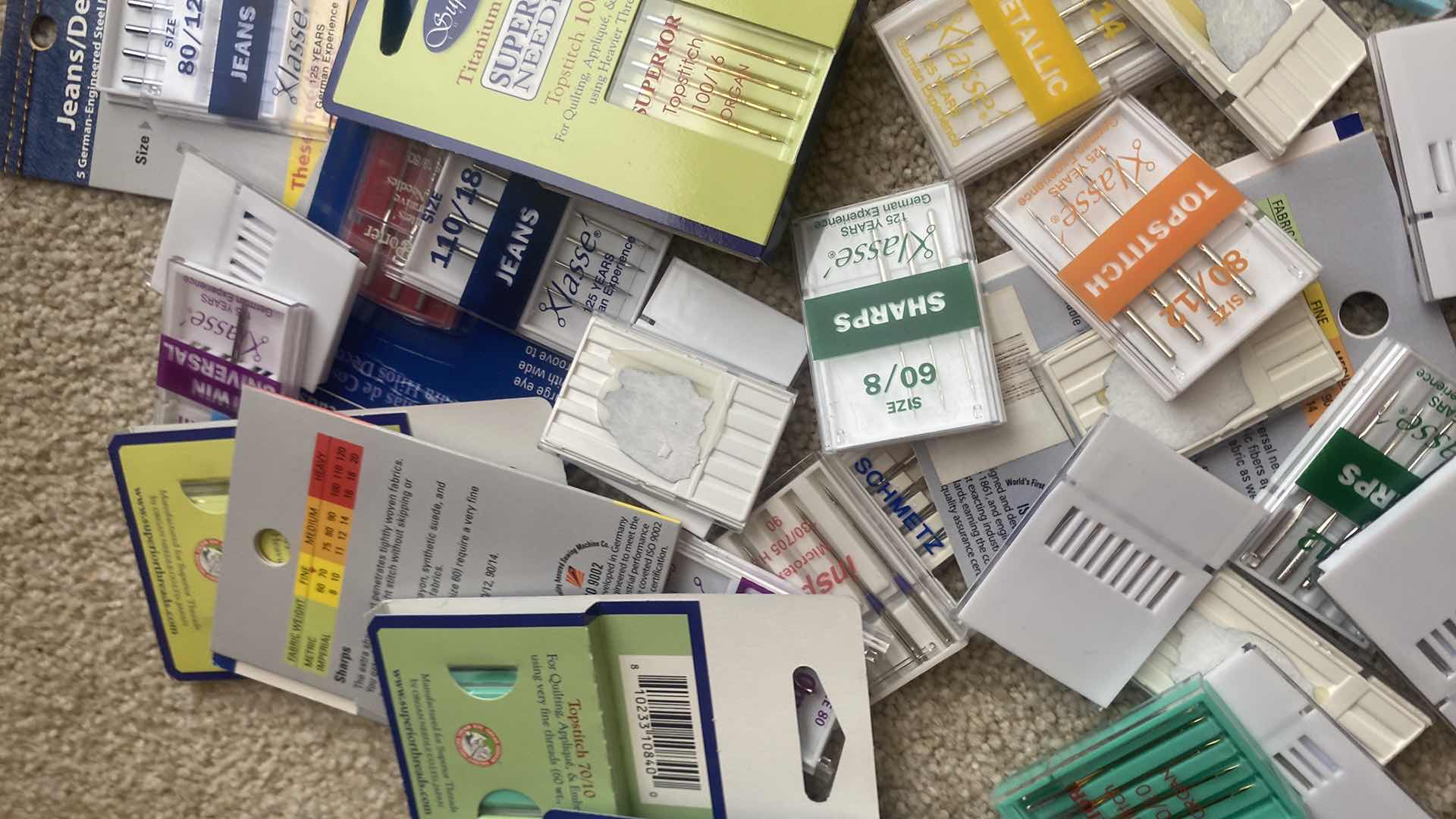 Photo 1 of SEWING MACHINE CRAFTING NEEDLES