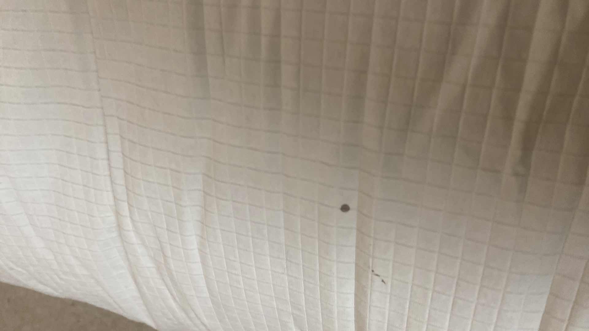 Photo 1 of RALPH LAUREN KING COMFORTER & UNKNOWN BRAND BED SHEETS