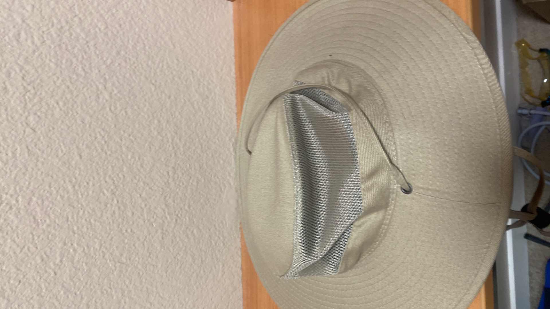 Photo 1 of WOMEN’S SUN HATS (6)