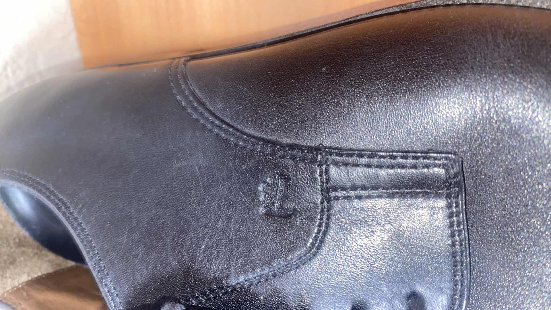 Photo 1 of $600 BLACK LEATHER LEATHER OXFORD DRESS SHOE SIZE 11 ORIGINAL $1095