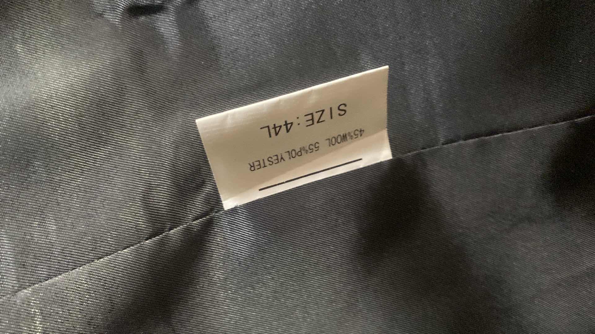 Photo 1 of MEN’S DELTA AIRLINES PILOT UNIFORM SIZE 44 LONG