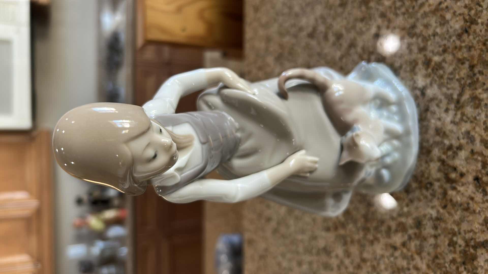 Photo 1 of LLADRO PORCELAIN FIGURE " LITTLE GIRL WITH CAT" H 9"