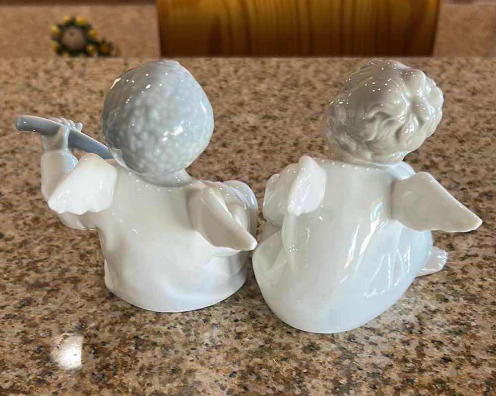 Photo 1 of LLADRO PORCELAIN FIGURE "LITTLE ANGELS IN WHITE " H 5"