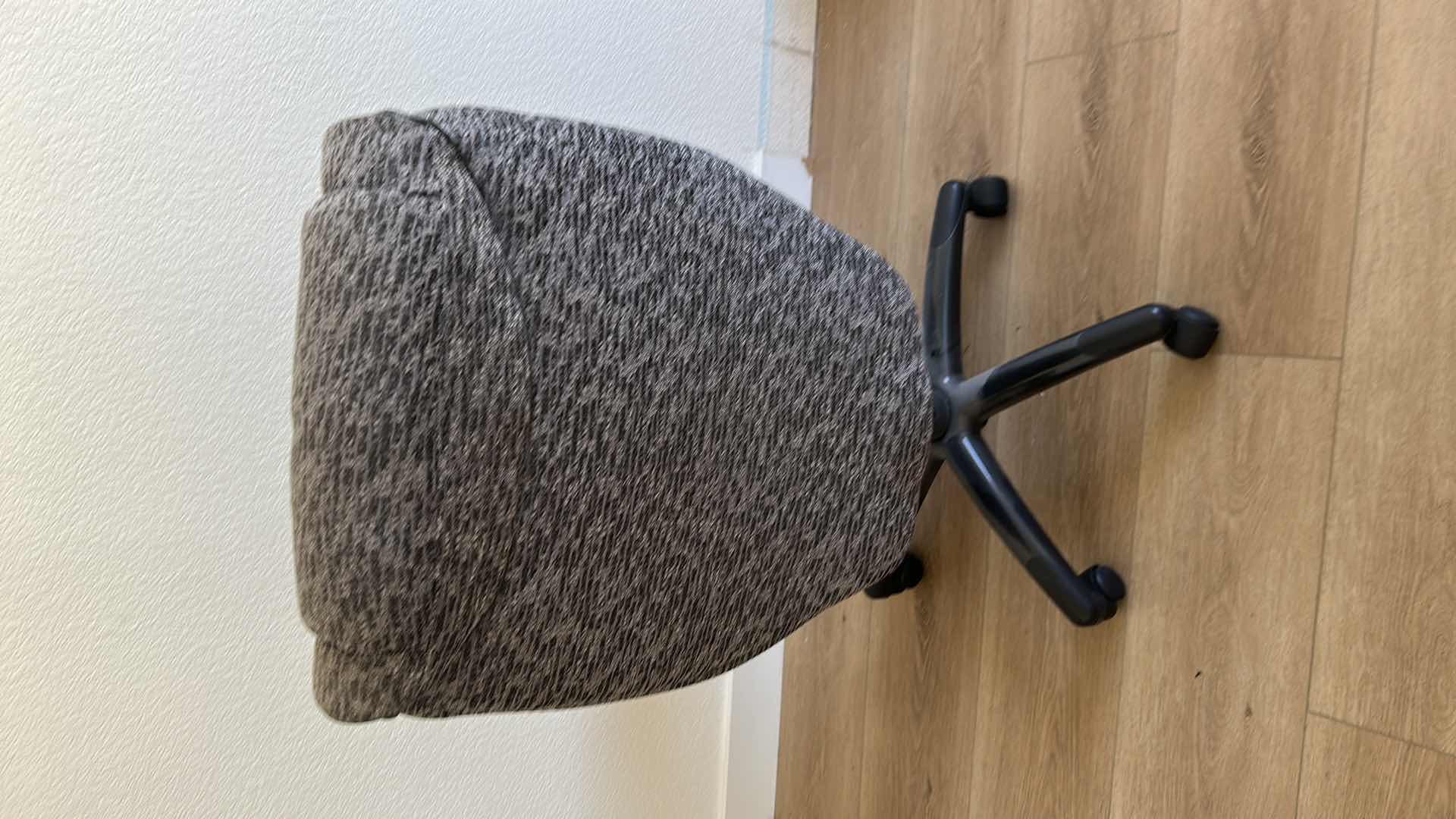 Photo 1 of OFFICE CHAIR
