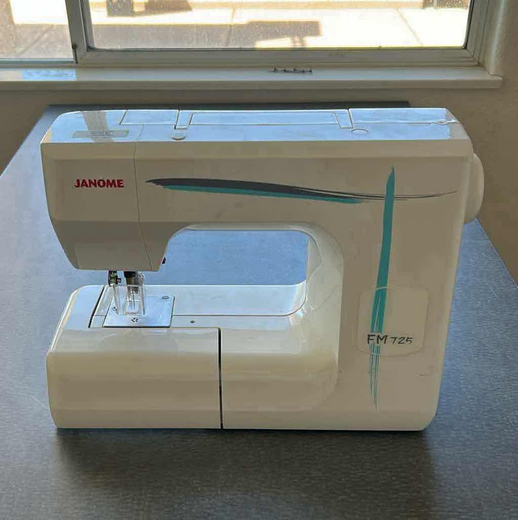 Photo 1 of JANOME SEWING MACHINE