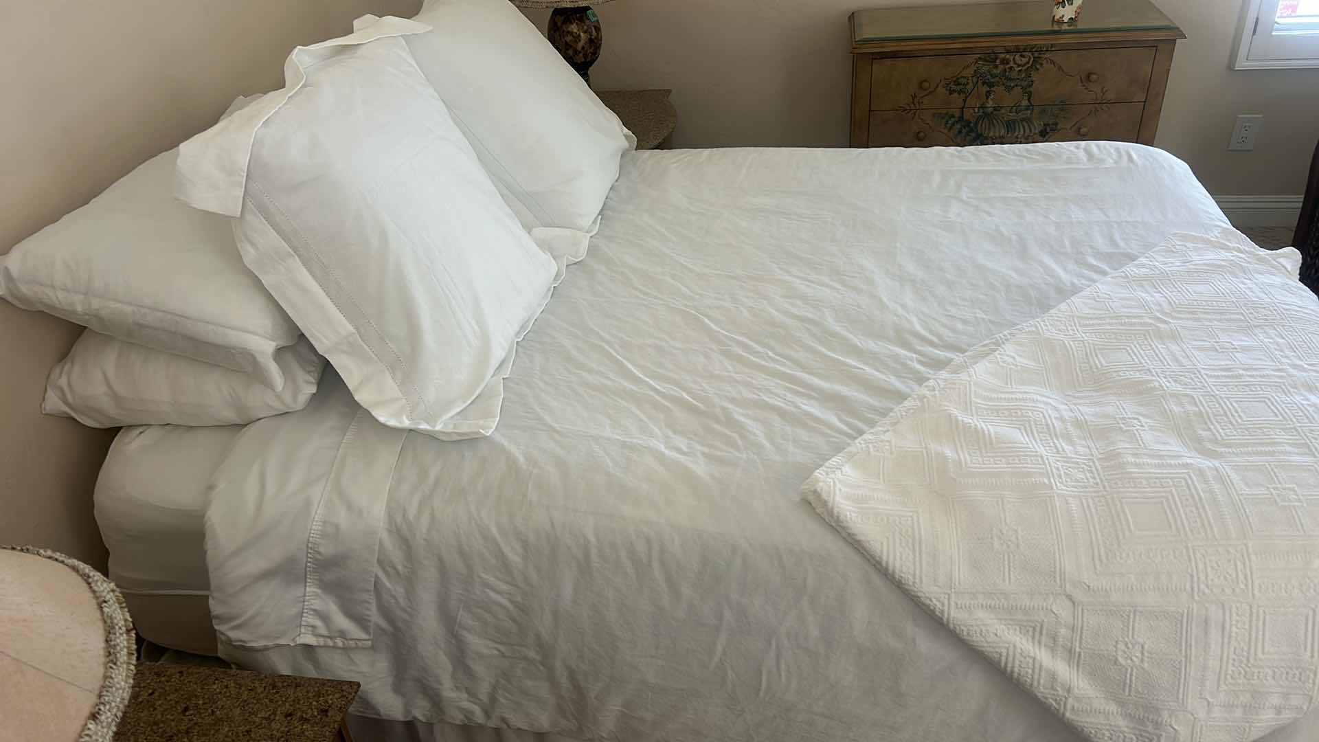 Photo 1 of FULL/QUEEN BEDDING AND PILLOWS