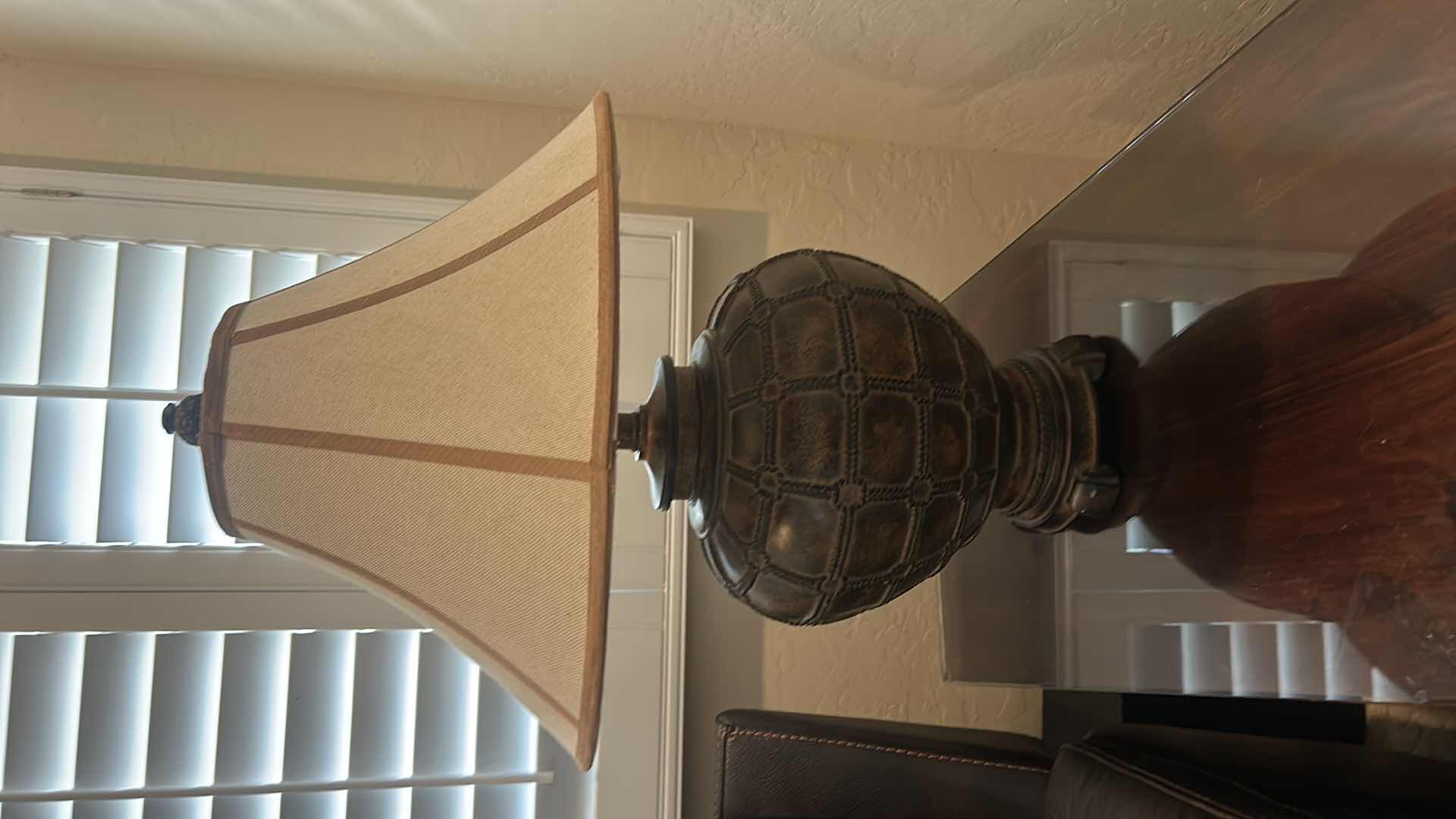 Photo 1 of VINTAGE STYLE CERAMIC TABLE LAMP W NATURAL LOOK PATTERN BASE &  BEIGE BURLAP SHADE H 33"