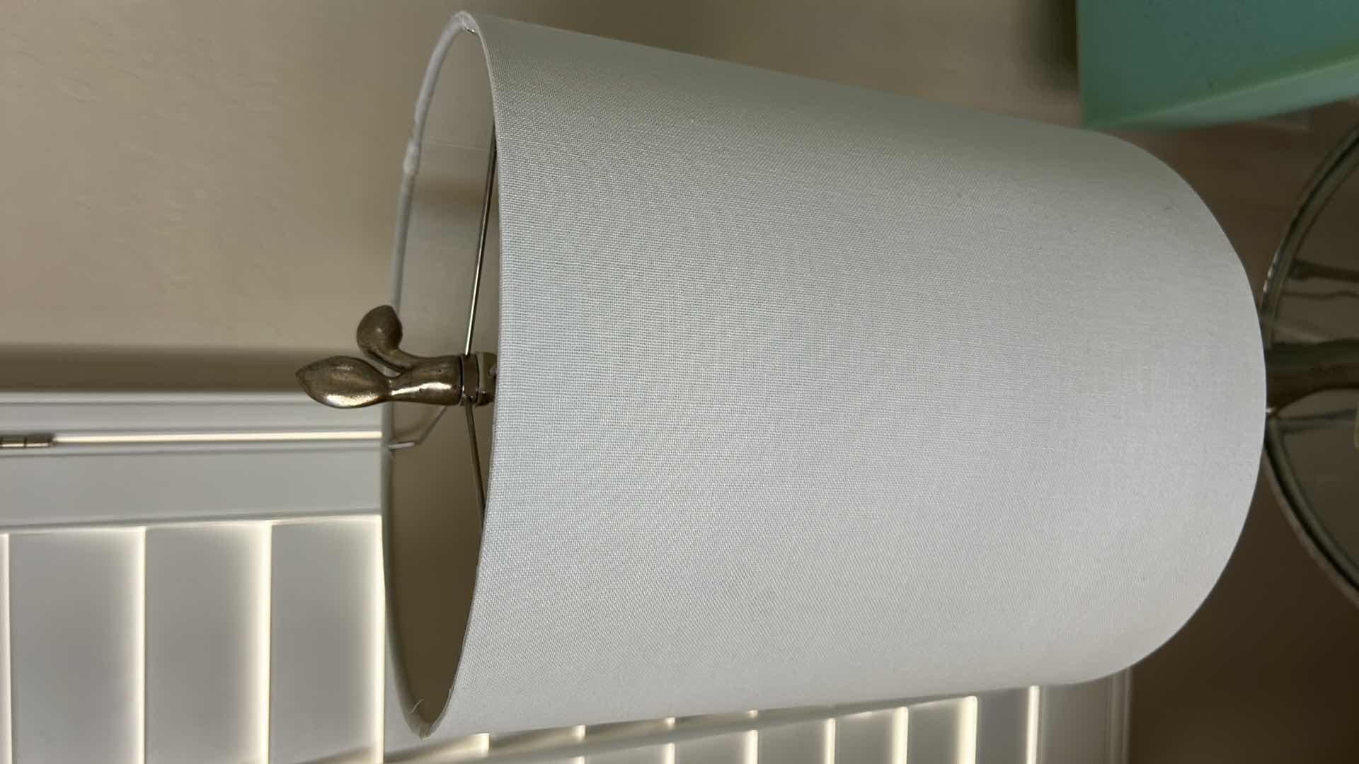 Photo 1 of MODERN NATURE-INSPIRED METAL TABLE LAMP WITH BRANCH AND LEAF DESIGN, FEATURING A WHITE DRUM SHADE H29”