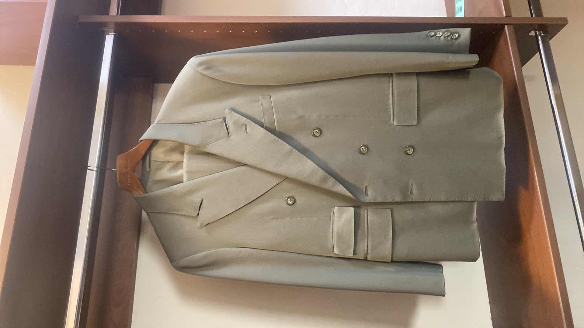 Photo 1 of MENS GRAND CUSTOM SUIT 100%WOOL MADE IN HONG KONG EST SIZE JACKET 40/42 PANTS 33/34