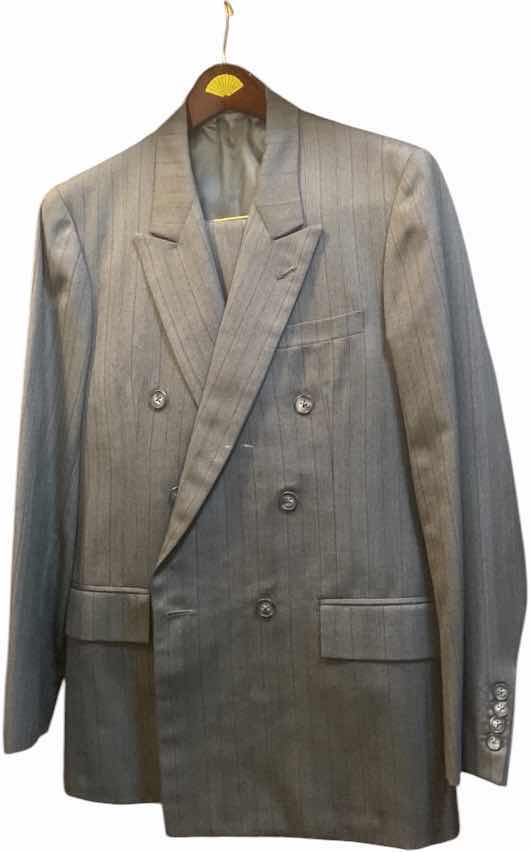 Photo 1 of MENS GRAND CUSTOM SUIT 100%WOOL MADE IN HONG KONG EST SIZE JACKET 40/42 PANTS 33/34