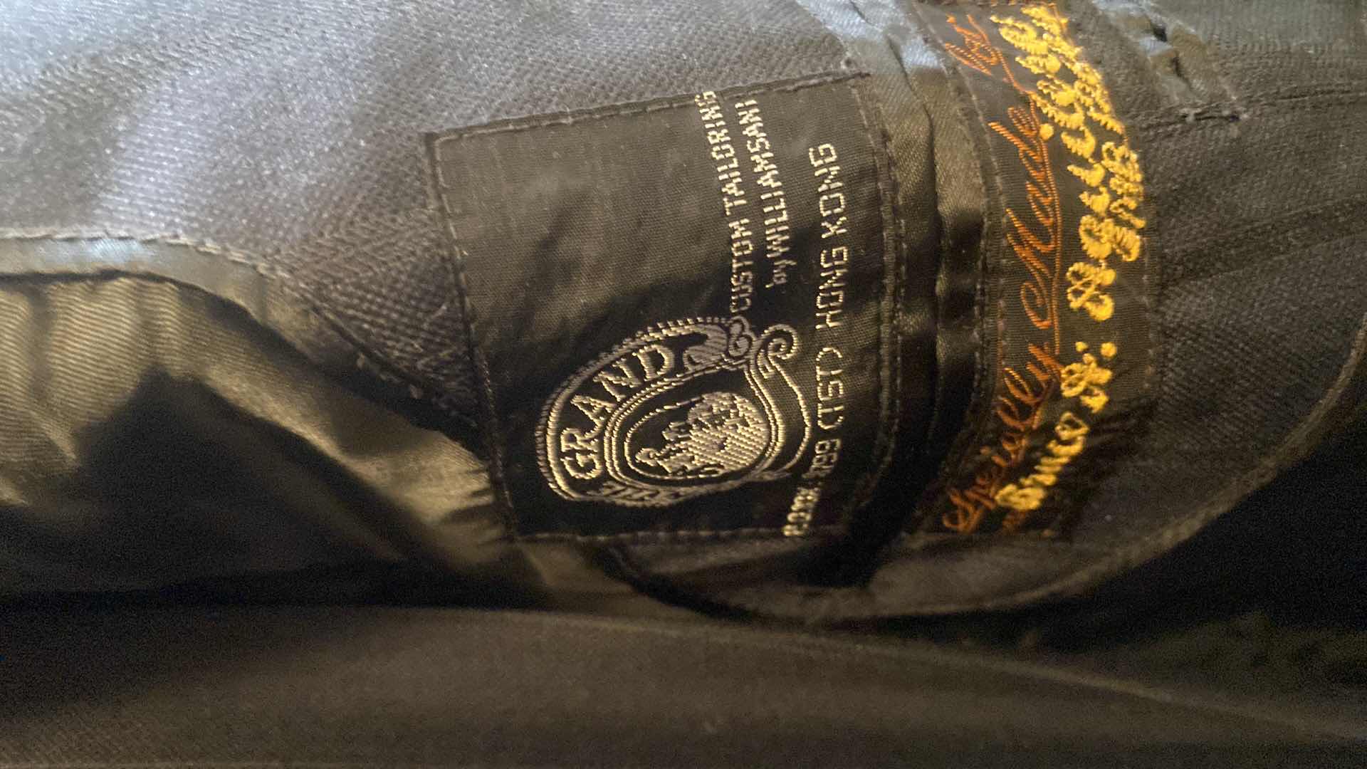 Photo 1 of MENS GRAND CUSTOM SUIT 100%WOOL MADE IN HONG KONG EST SIZE JACKET 40/42 PANTS 33/34