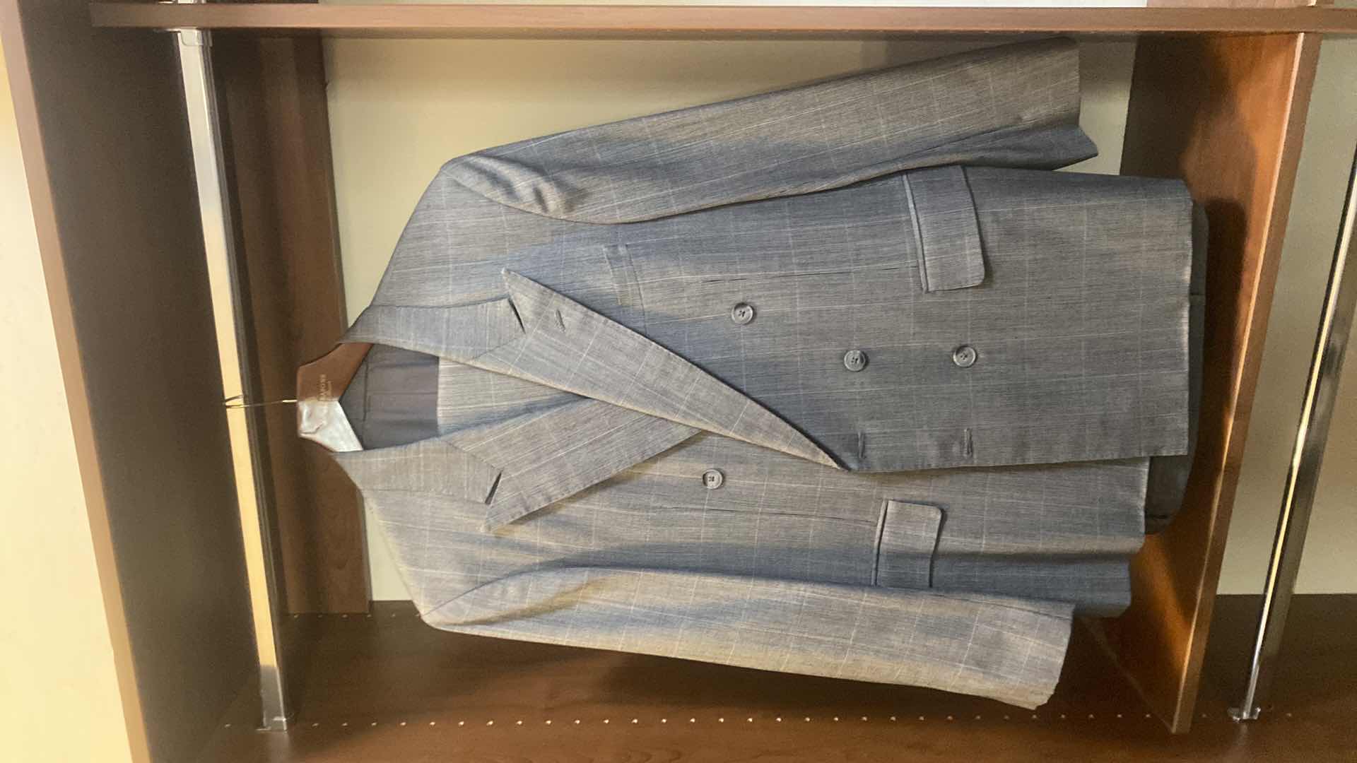 Photo 1 of MENS GRAND CUSTOM SUIT 100%WOOL MADE IN HONG KONG EST SIZE JACKET 40/42 PANTS 33/34