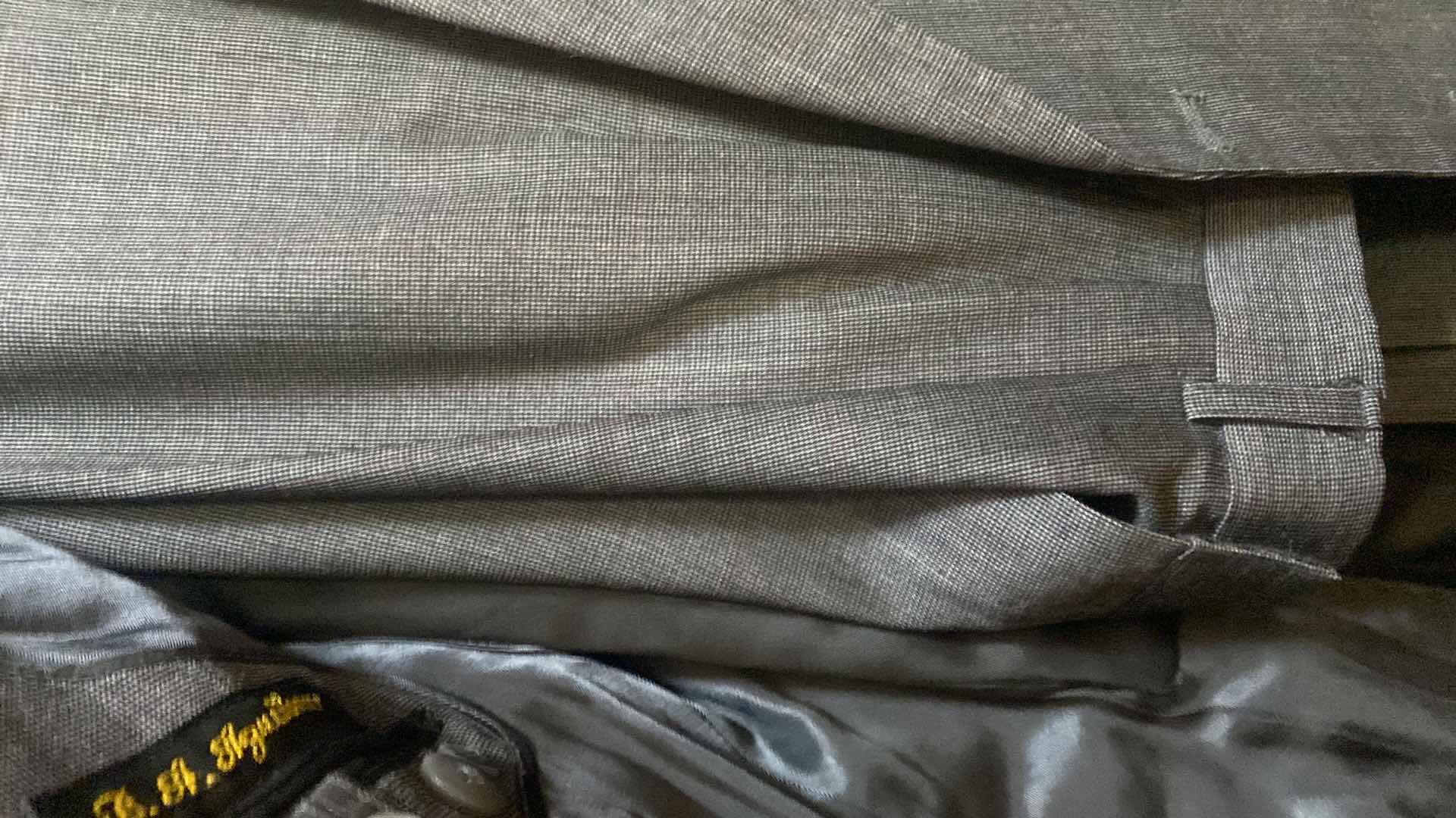 Photo 1 of MENS GRAND CUSTOM SUIT 100%WOOL MADE IN HONG KONG EST SIZE JACKET 40/42 PANTS 33/34