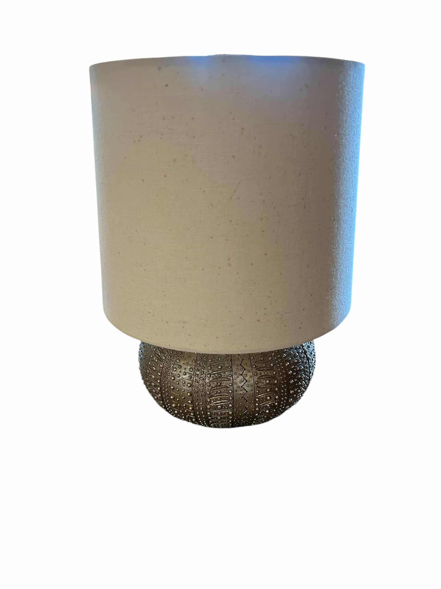 Photo 1 of WINSLOW METALLIC PYTHON TABLE LAMP W SILVER FINISHED CERAMIC BASE H 16"