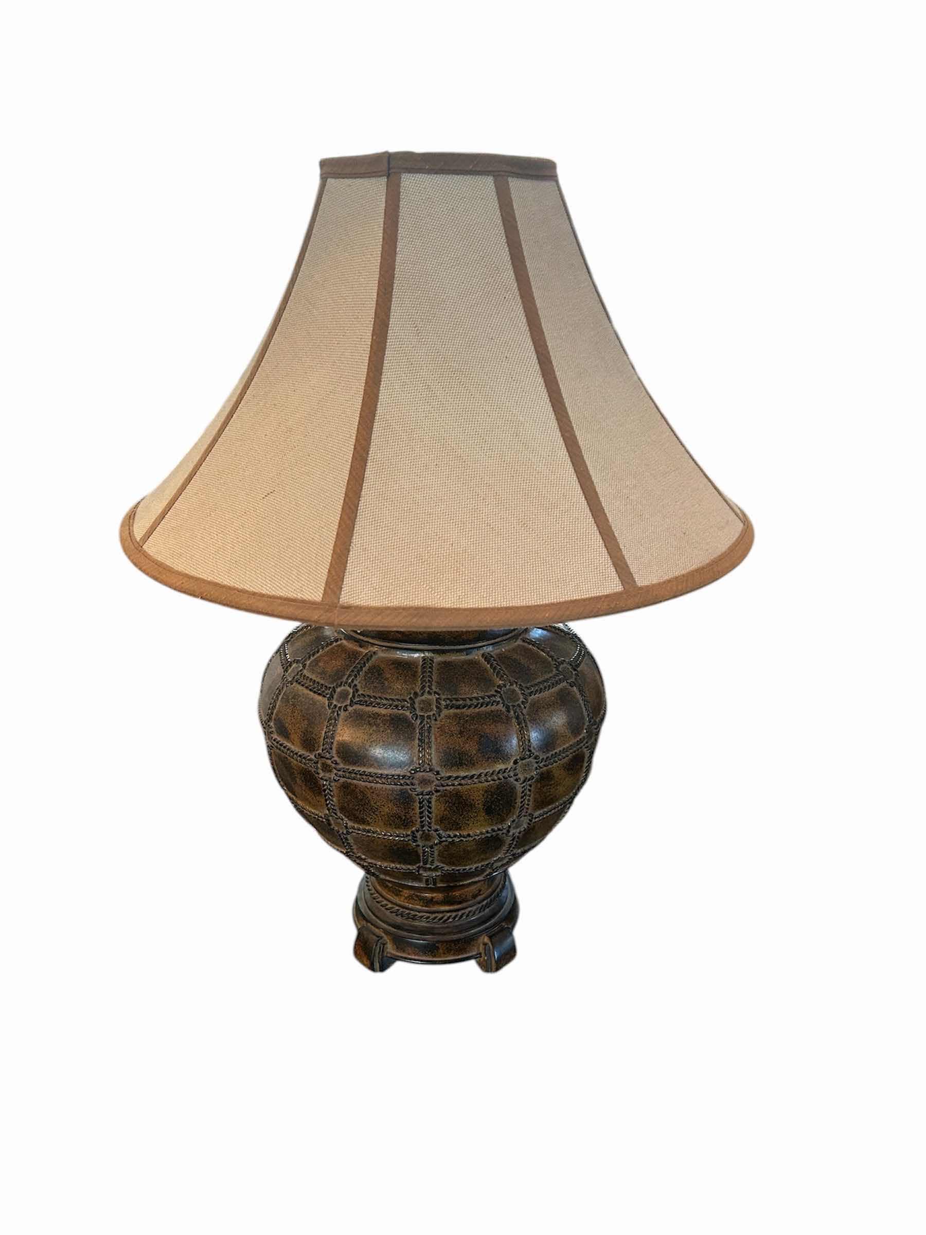Photo 1 of VINTAGE STYLE CERAMIC TABLE LAMP W NATURAL LOOK PATTERN BASE &  BEIGE BURLAP SHADE H 33"