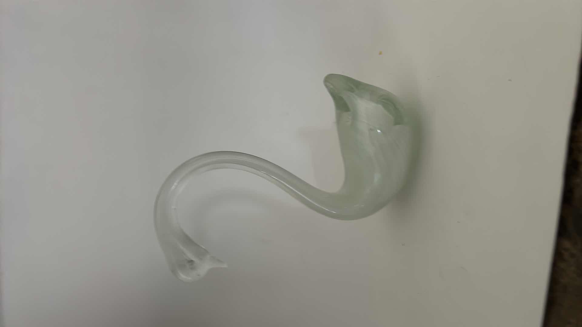 Photo 1 of HAND BLOWN GLASS SWAN H7”