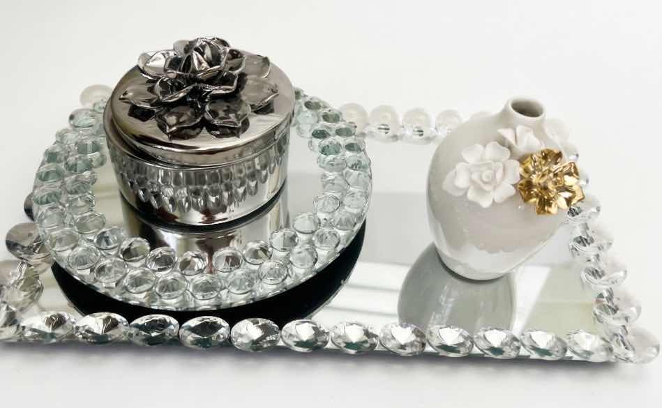 Photo 1 of 4 PC HOME DECOR