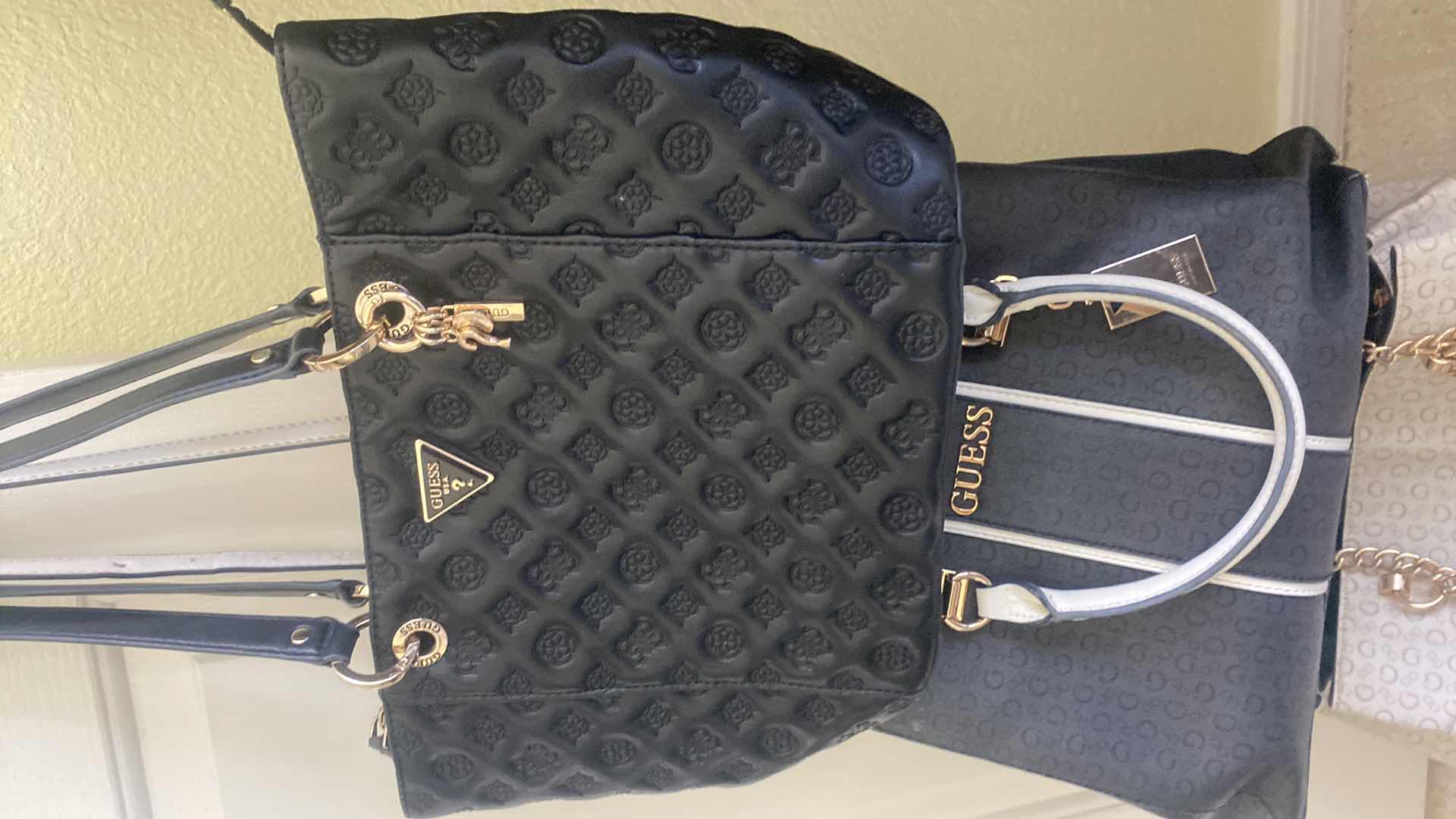 Photo 1 of 3-GUESS HANDBAGS