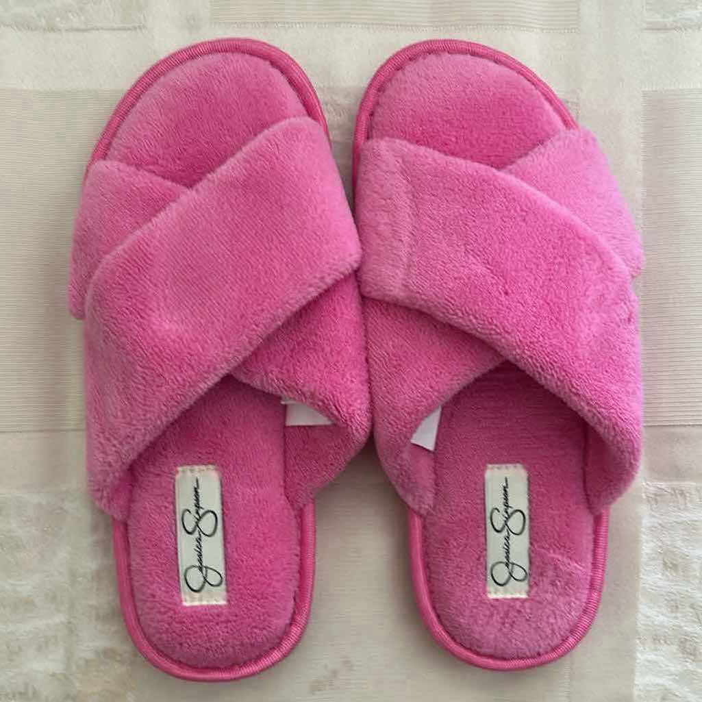 Photo 1 of 4- JESSICA SIMPSON PLUSH SLIPPERS 3 MED 1 SMALL