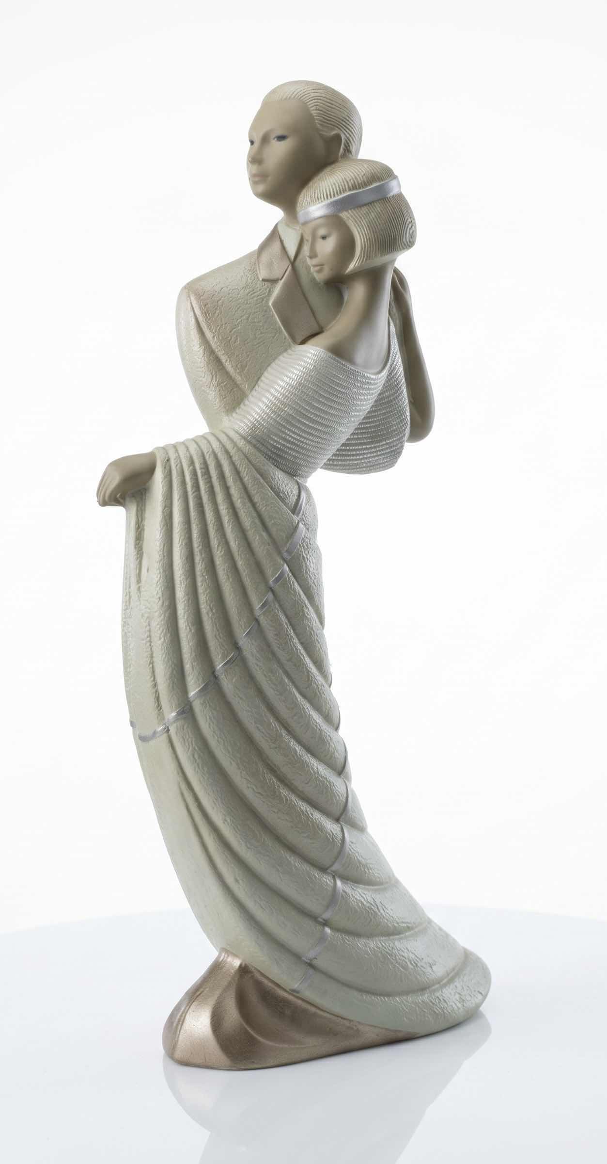 Photo 1 of VINTAGE 1993 PARASTONE ART DECO “IVORY PRINCESS” FIGURINE  H11”
