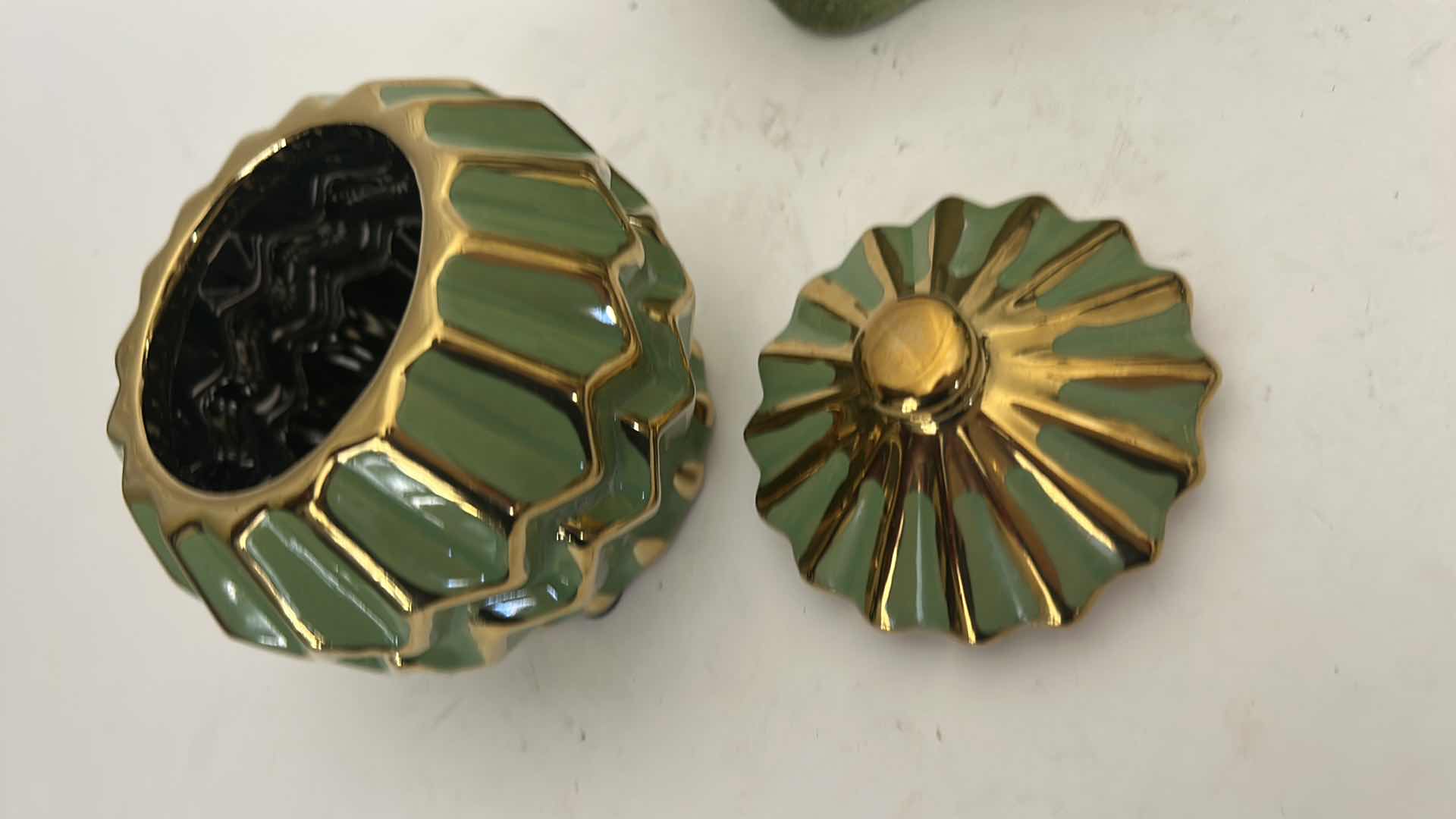 Photo 1 of 3 PC GREEN AND YELLOW HOME DECOR