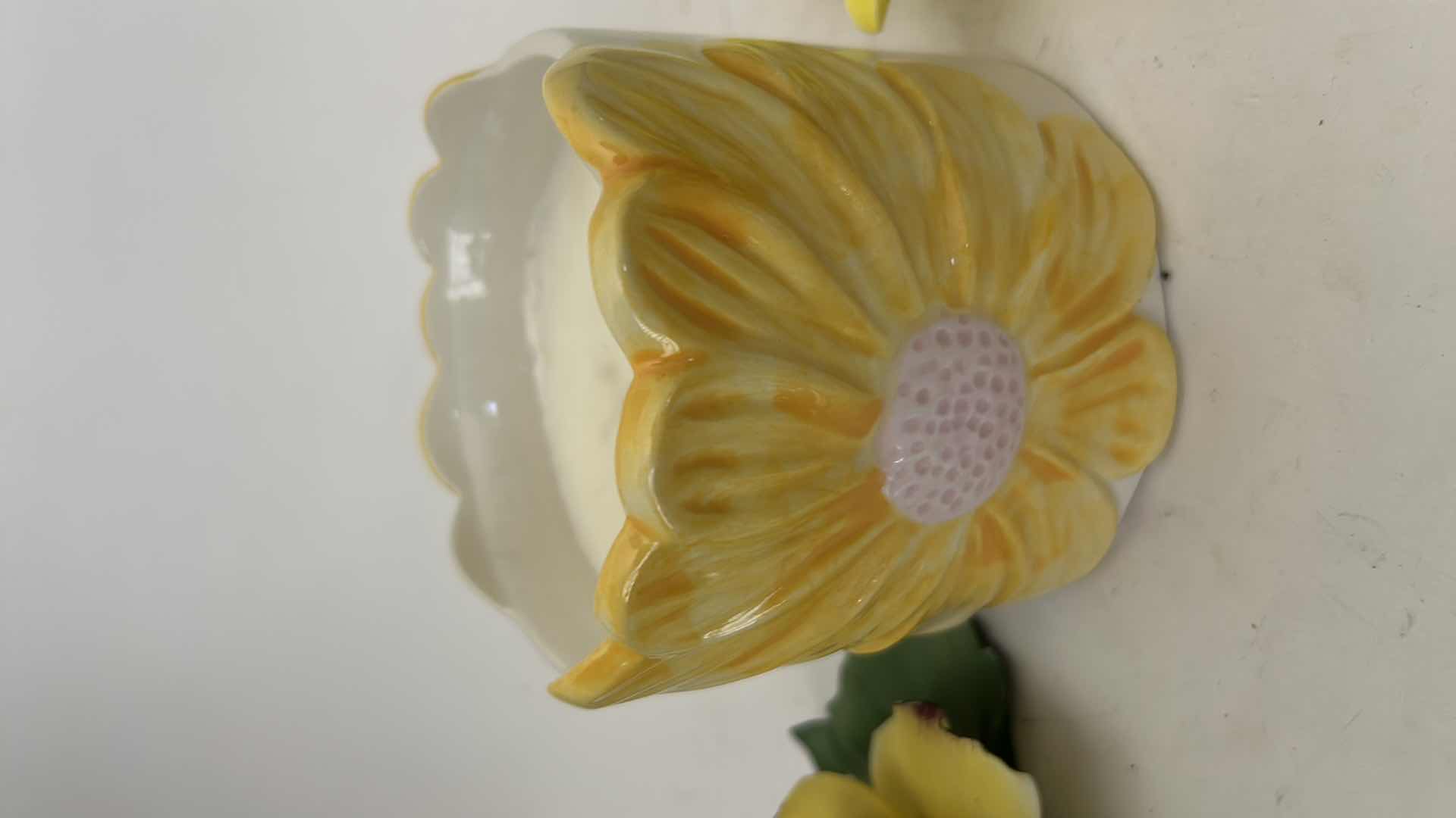 Photo 1 of 3 PC YELLOW FLOWER HOME DECOR
