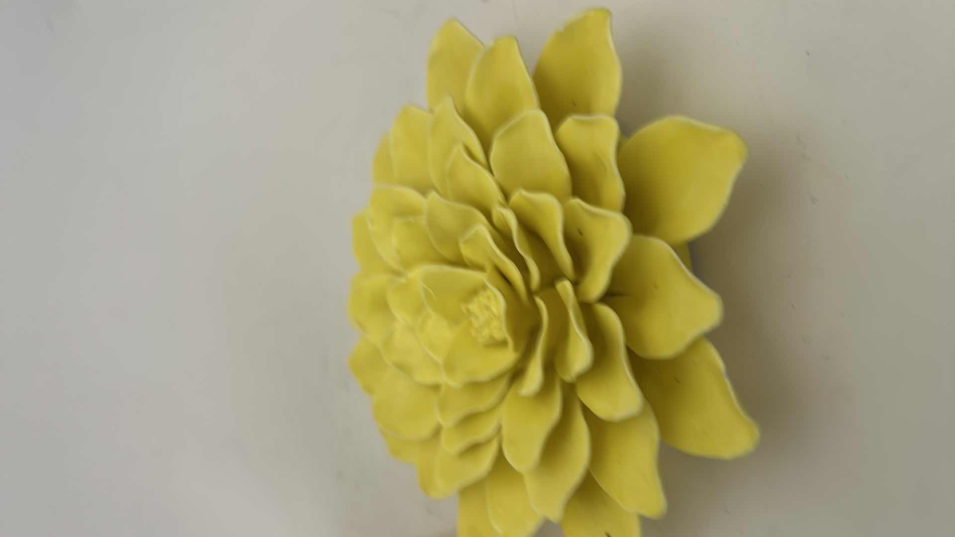 Photo 1 of 3 PC YELLOW FLOWER HOME DECOR