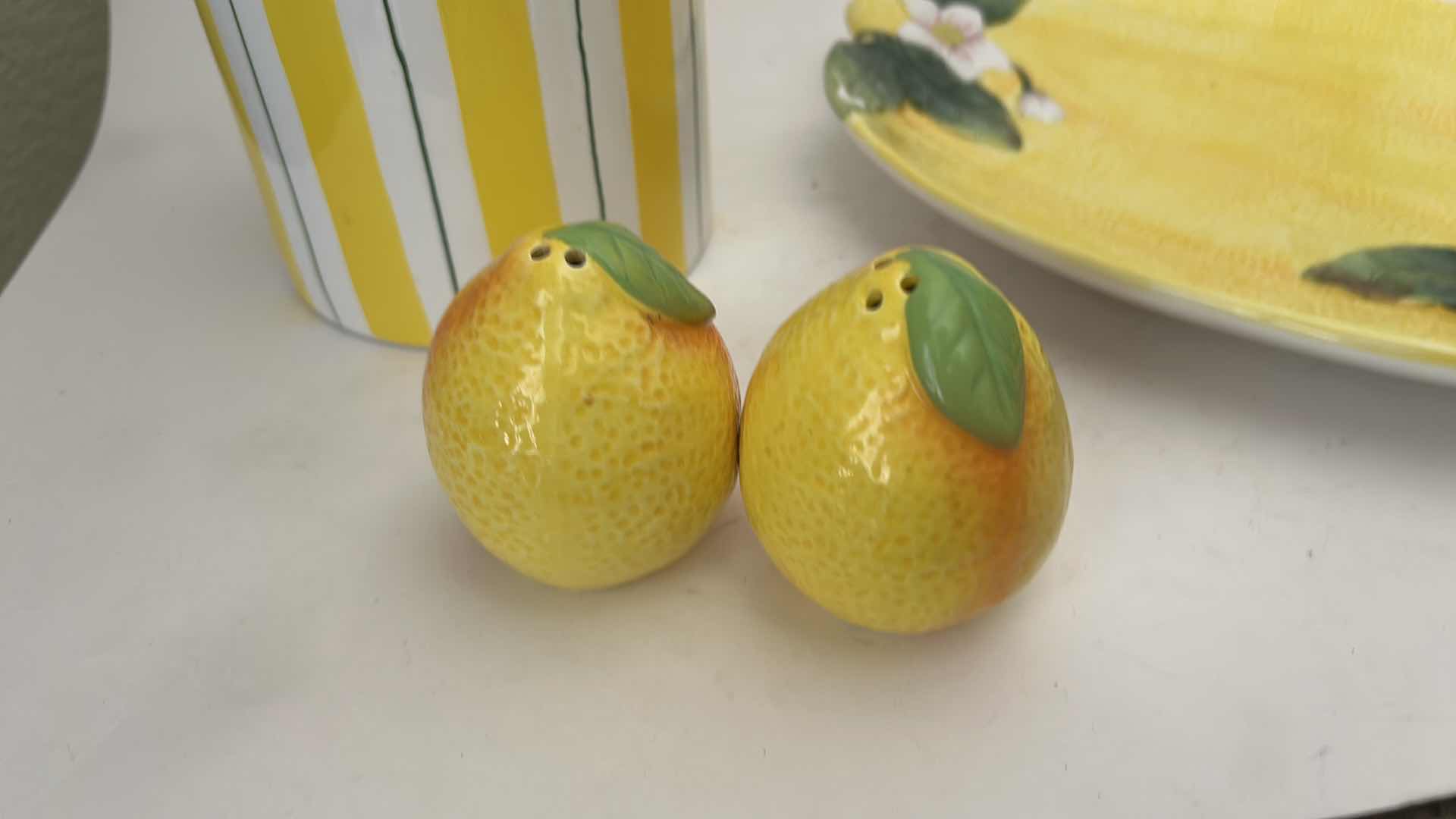 Photo 1 of 6 PC LEMON THEMED KITCHEN /SERVING ITEMS