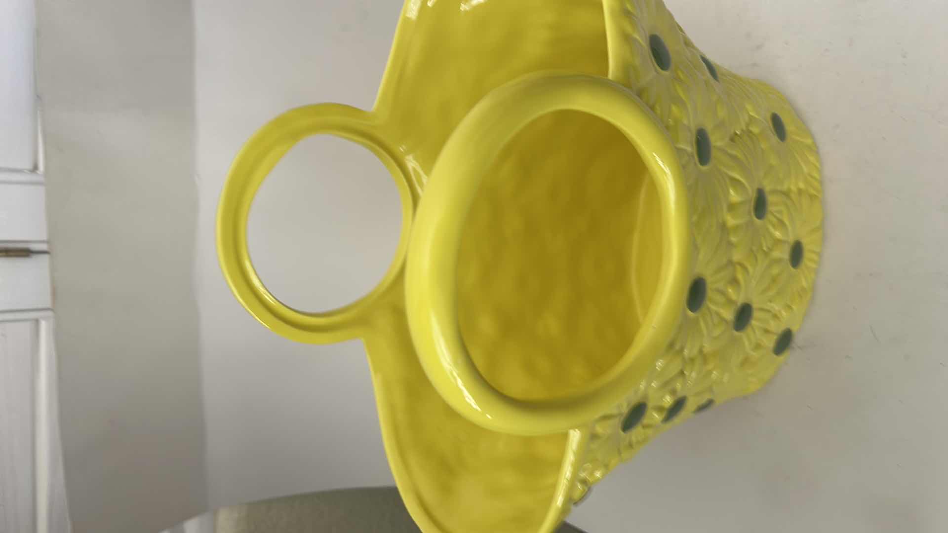 Photo 1 of 2 PC CERAMIC FLORAL DECOR (TALLEST H12”)