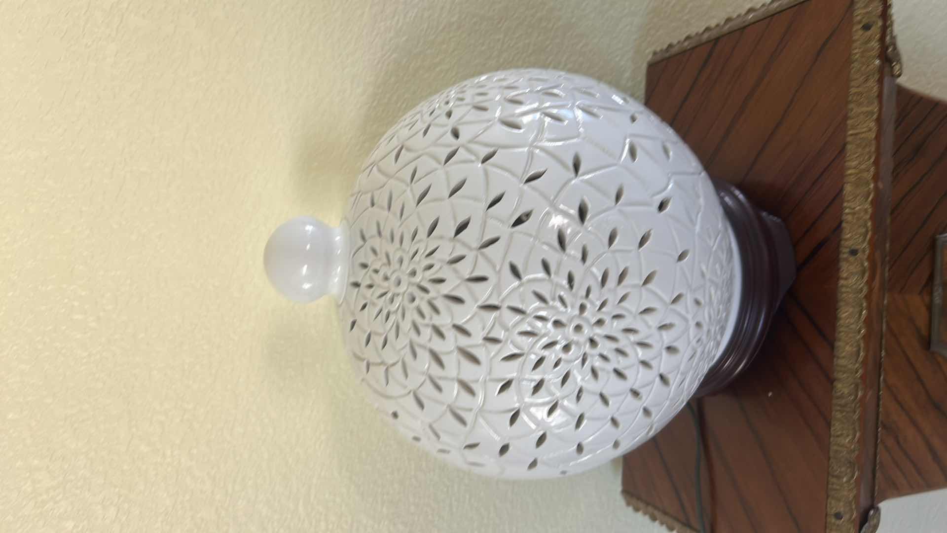 View 3 of WHITE CHINESE BLANC DE CHINE RETICULATED PORCELAIN TABLE LAMP FEATURES INTRICATE OPEN-WORK FLORAL CUTOUTS. $100