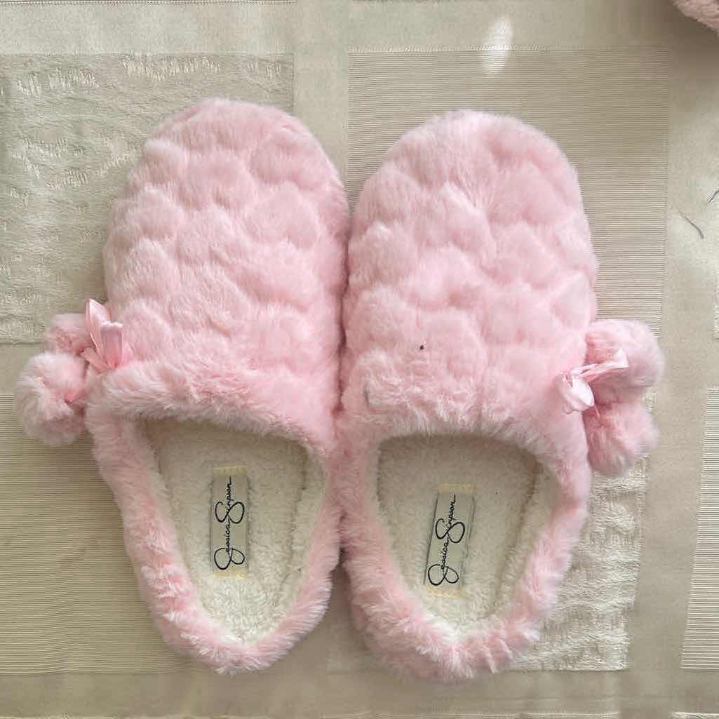 Photo 1 of 4- PLUSH PINK JESSICA SIMPSON SLIPPERS 2 SMALL 2 MEDIUM