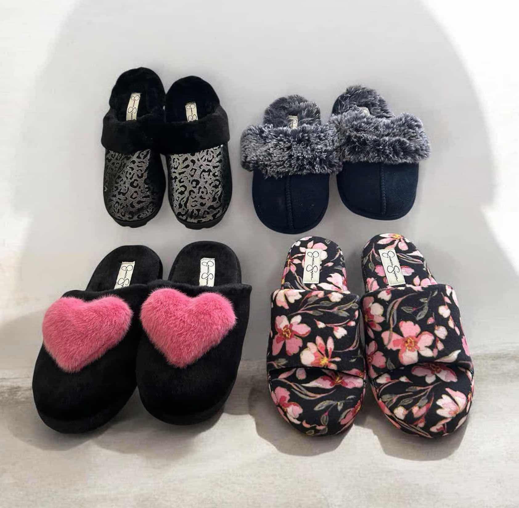 Photo 1 of 4- JESSICA SIMPSON PLUSH SLIPPERS SIZE SMALL