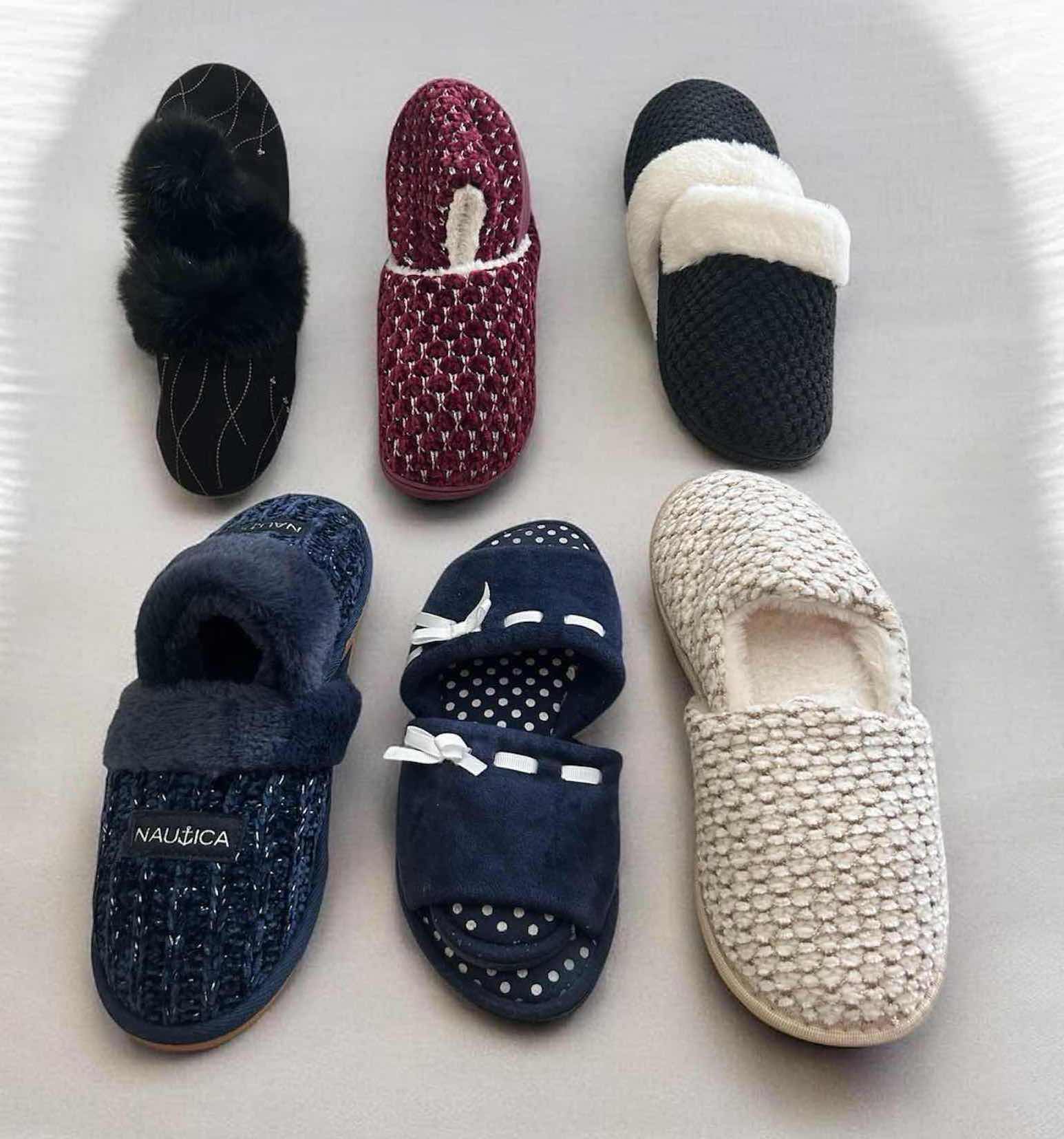 Photo 1 of 6- PLUSH SLIPPERS 2 SMALL 4 MED