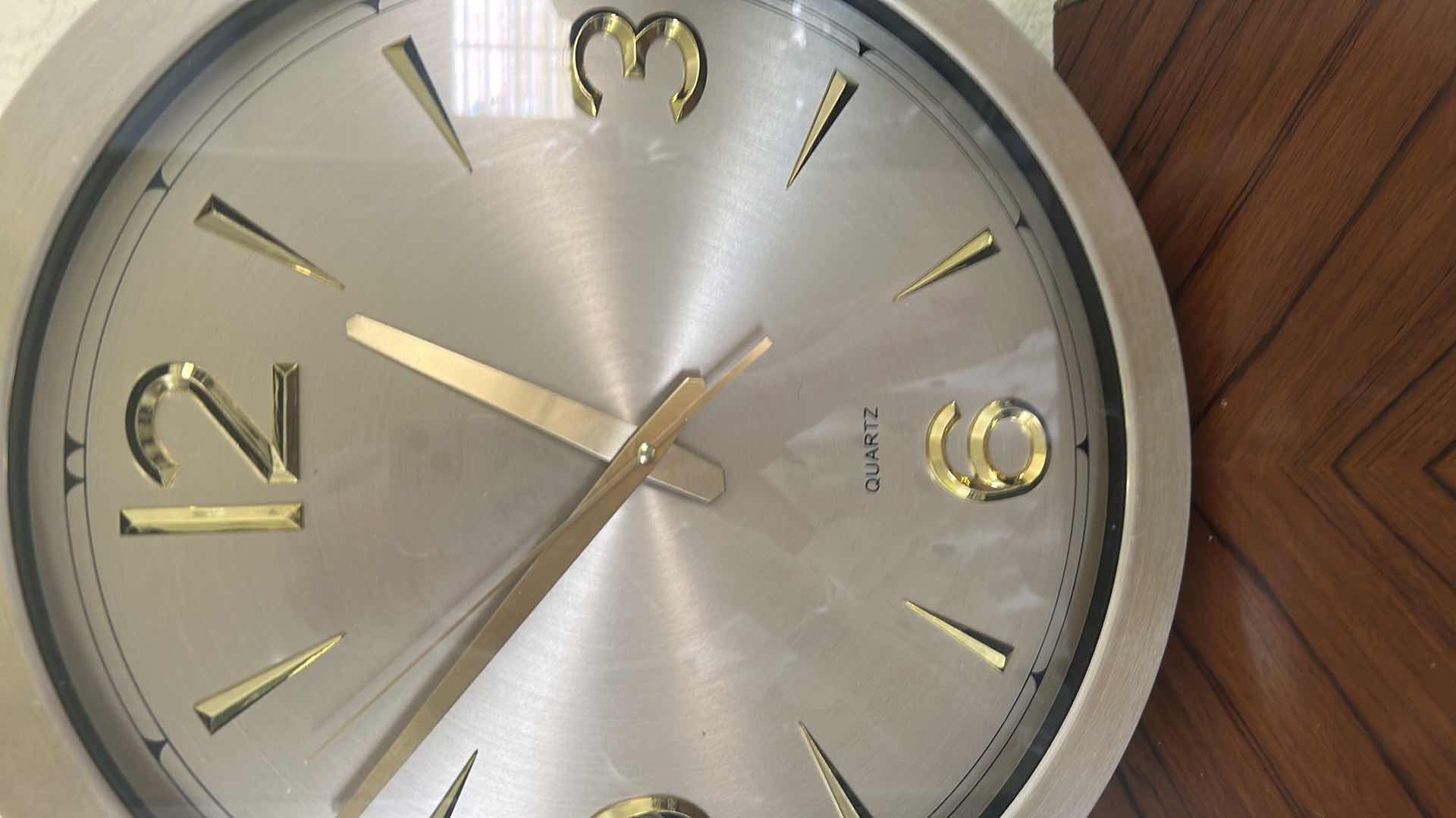 Photo 1 of TRIUMPH WALL CLOCK GOLD FINISH ROUND FRAME 16"