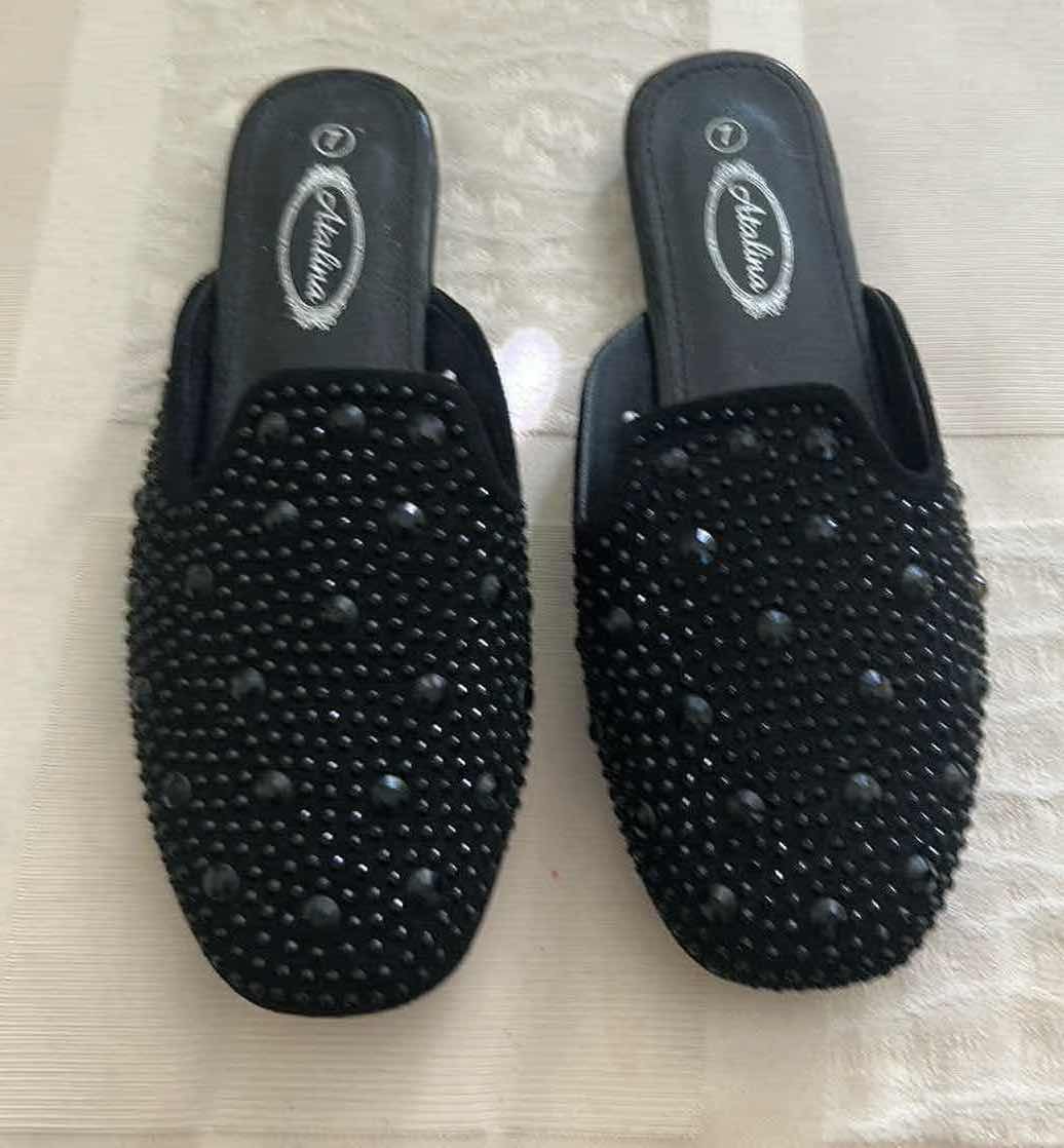 Photo 1 of 3- JONES NEW YORK VELVET CRESTED SLIPPERS ATALINA TEXTURED MULES SIZE 7