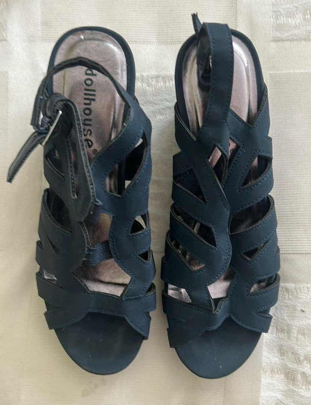 Photo 1 of 7- BLACK LIFE STRIDE BARE TRAPS SIZE 7