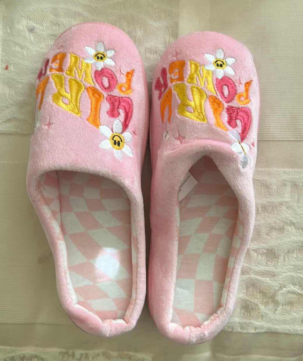 Photo 1 of 6- PLUSH SLIPPERS SIZE SMALL