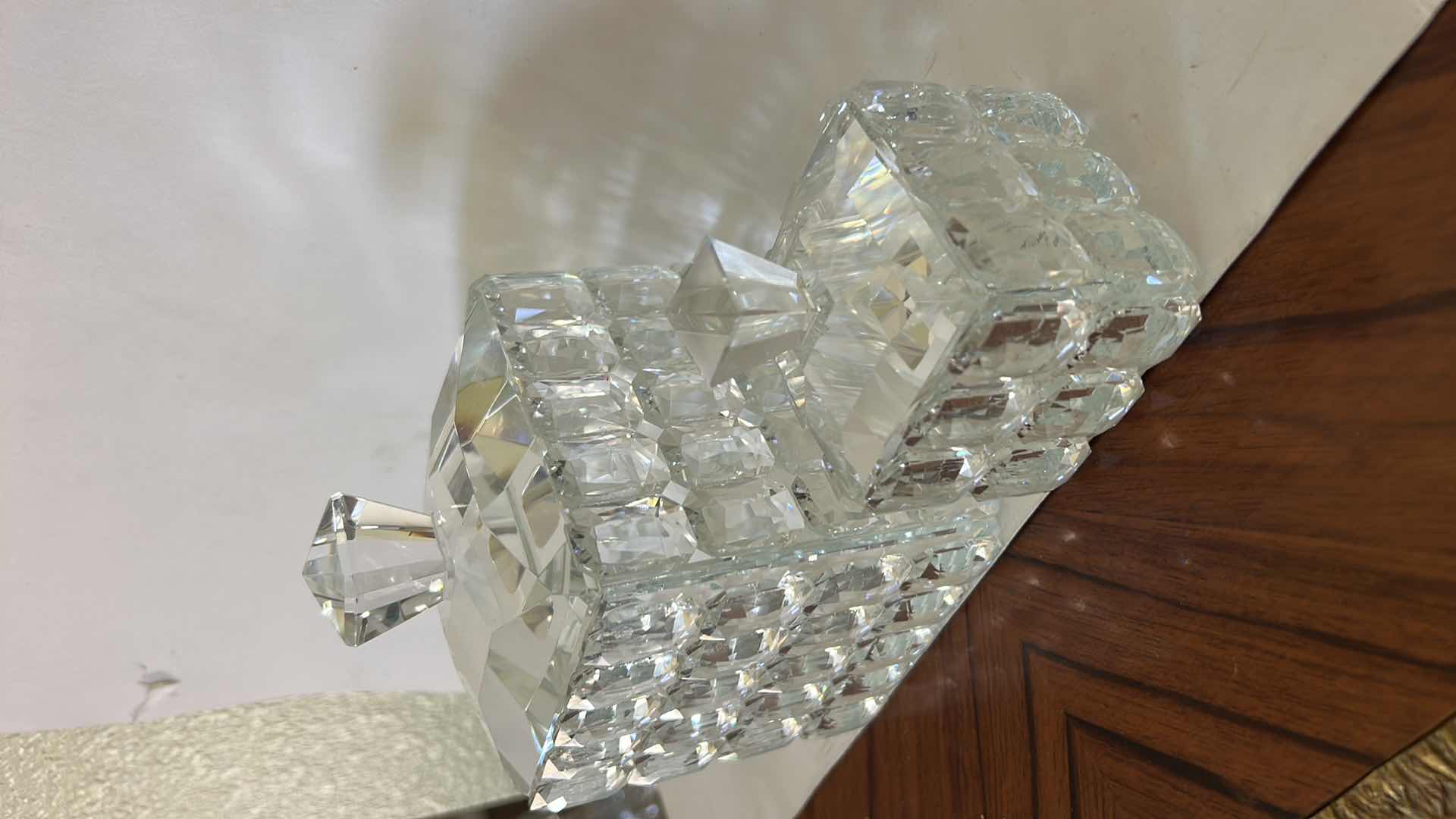 Photo 1 of 2 - STUDIO 55D KATRINA CRYSTAL JEWELRY BOX FEATURES A DISTINCTIVE FACETED CUBE DESIGN WITH A MATCHING LID. (TALLEST 6”)