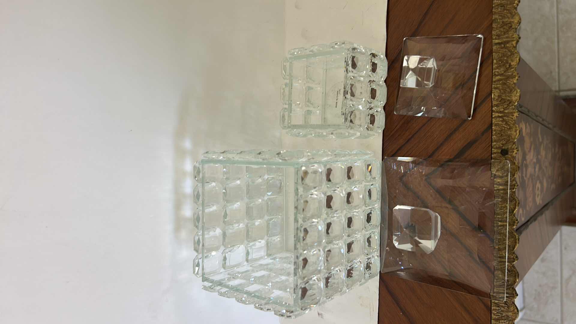 Photo 1 of 2 - STUDIO 55D KATRINA CRYSTAL JEWELRY BOX FEATURES A DISTINCTIVE FACETED CUBE DESIGN WITH A MATCHING LID. (TALLEST 6”)