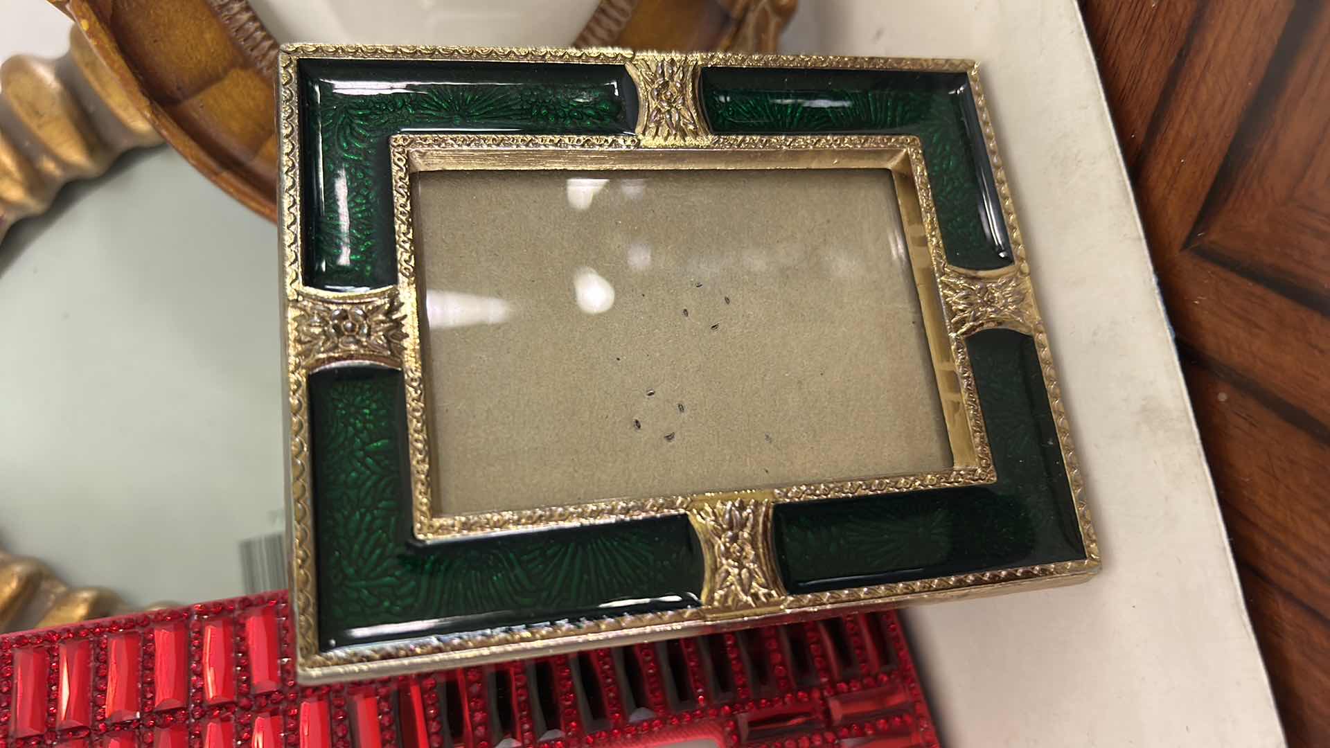 Photo 1 of 4 PICTURE FRAMES (TALLEST H10”)