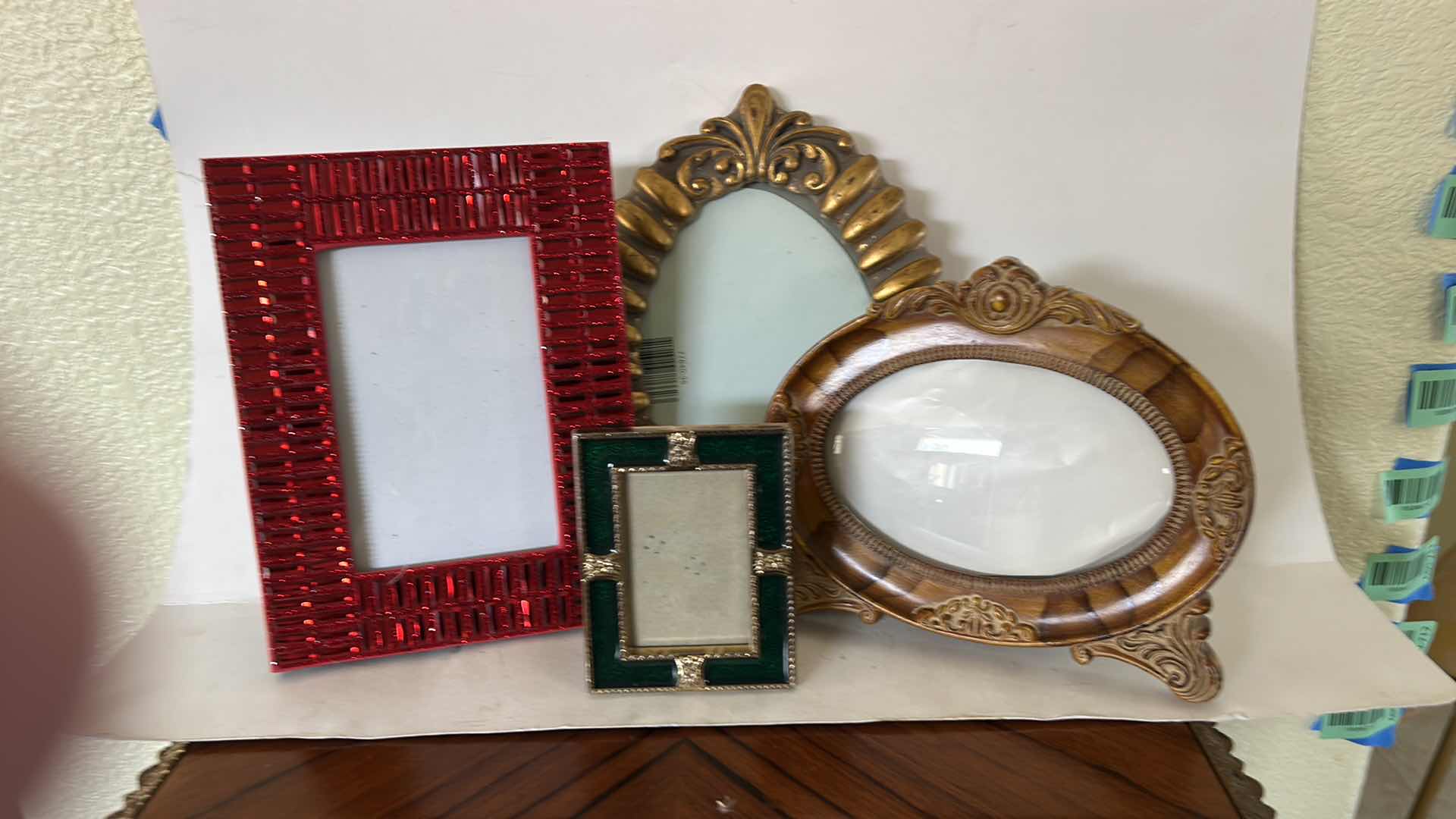 Photo 1 of 4 PICTURE FRAMES (TALLEST H10”)