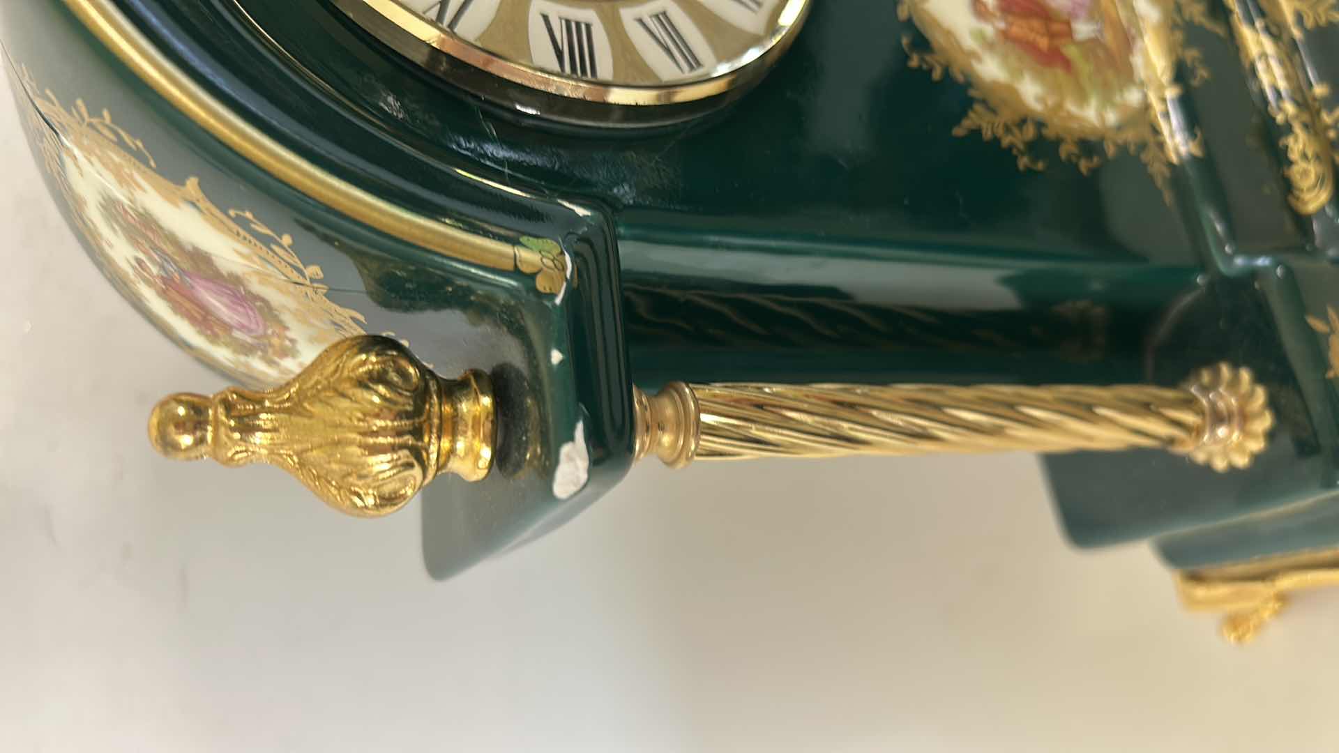 View 4 of VINTAGE KING LOUIS DESIGN PORCELAIN MANTEL CLOCK GREEN FINISH W GOLD GILT ACCENTS & CENTRAL FRAGONARD-STYLE LOVERS’ SCENE H15”