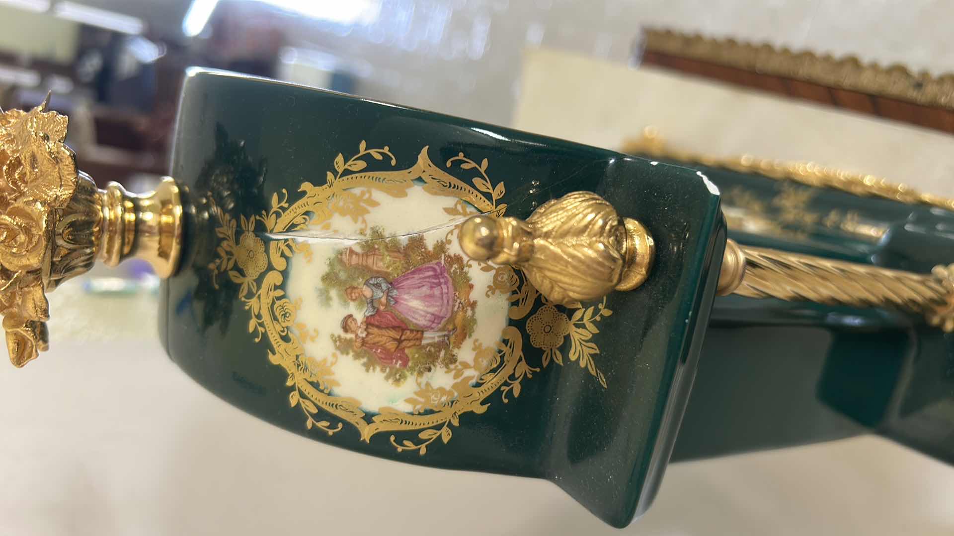 View 5 of VINTAGE KING LOUIS DESIGN PORCELAIN MANTEL CLOCK GREEN FINISH W GOLD GILT ACCENTS & CENTRAL FRAGONARD-STYLE LOVERS’ SCENE H15”