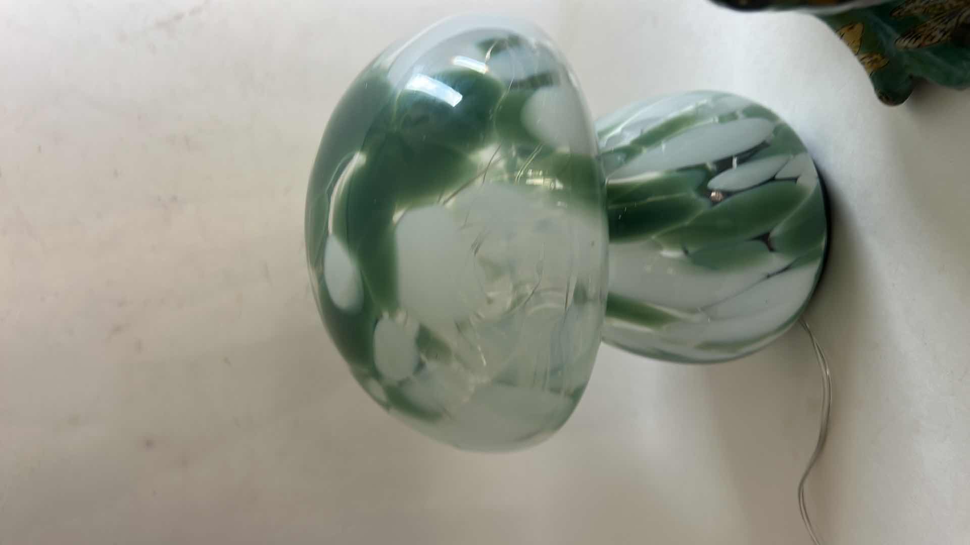 Photo 1 of ART GLASS MUSHROOM LIGHT H6.5” & CERAMIC FROG