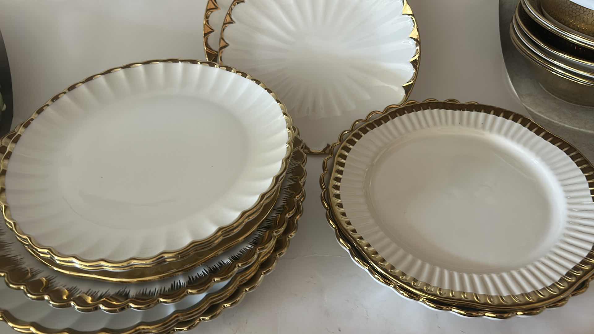 Photo 1 of 12 PC WHITE AND GOLD PLATES