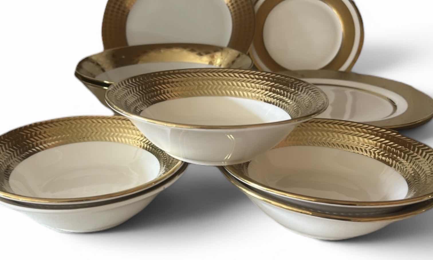 Photo 1 of 16 PC WHITE AND GOLD DINNERWARE