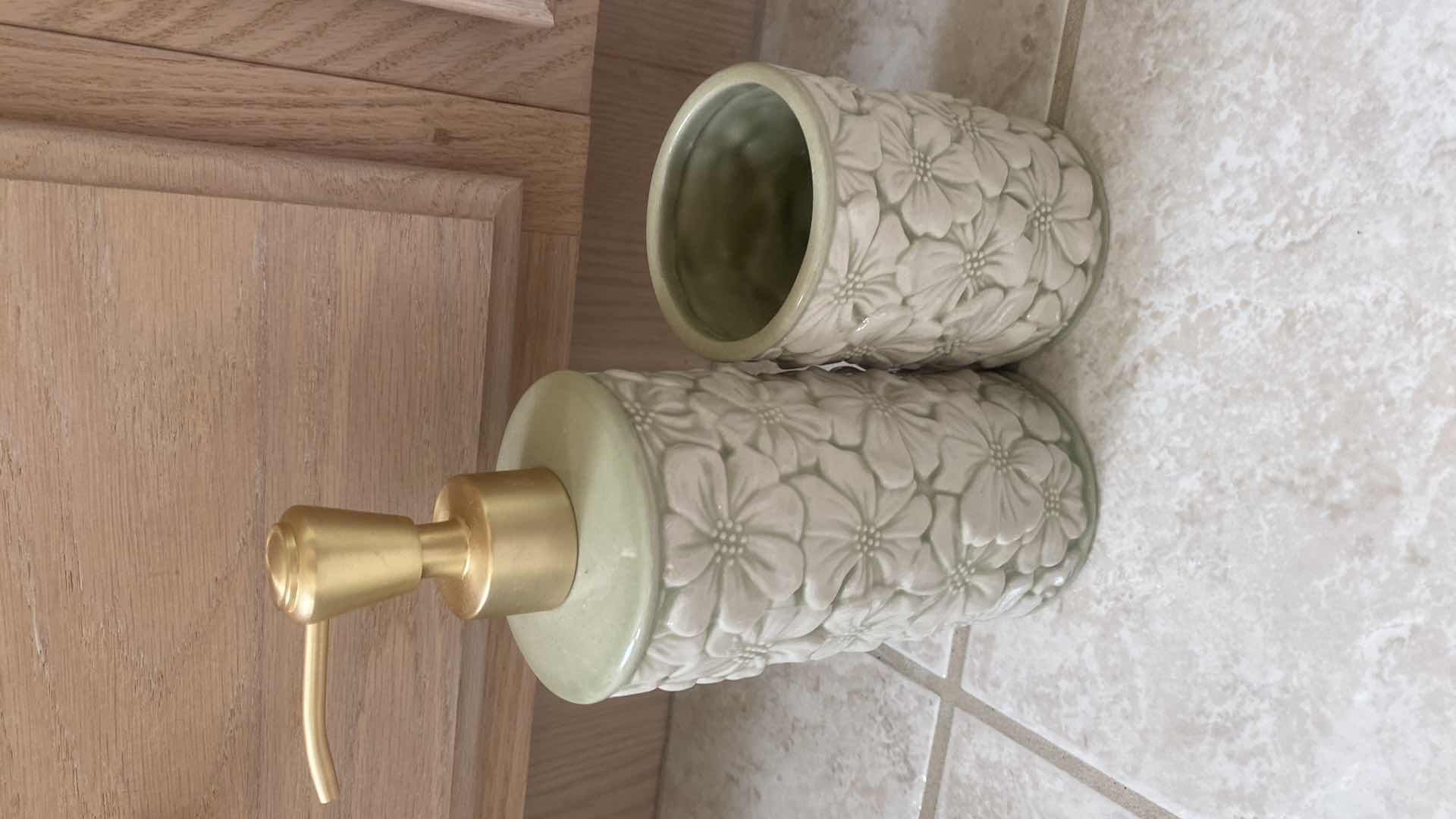 Photo 1 of CERAMIC BATH ACCESSORIES 4 PIECE SET
