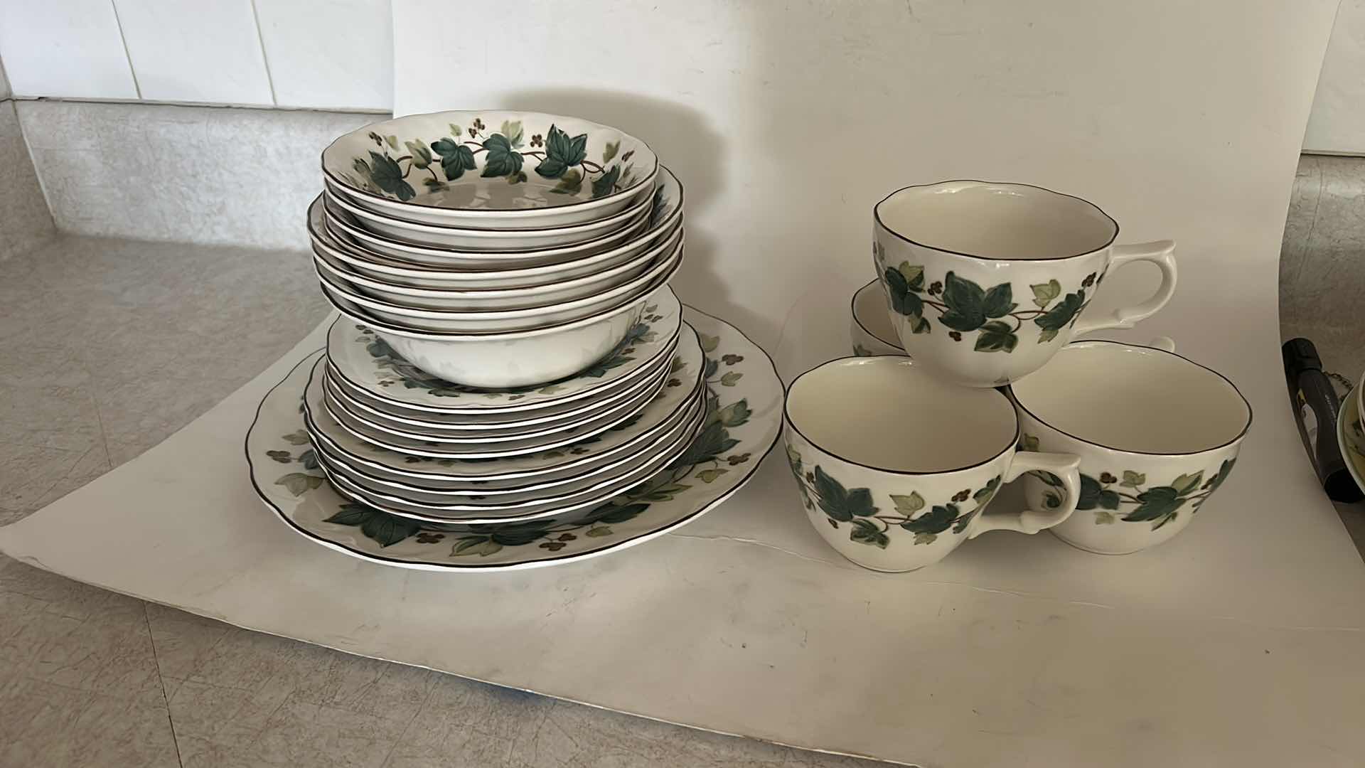 Photo 1 of 21 PC- NIKKO FINE TABLEWARE CASUAL LIVING