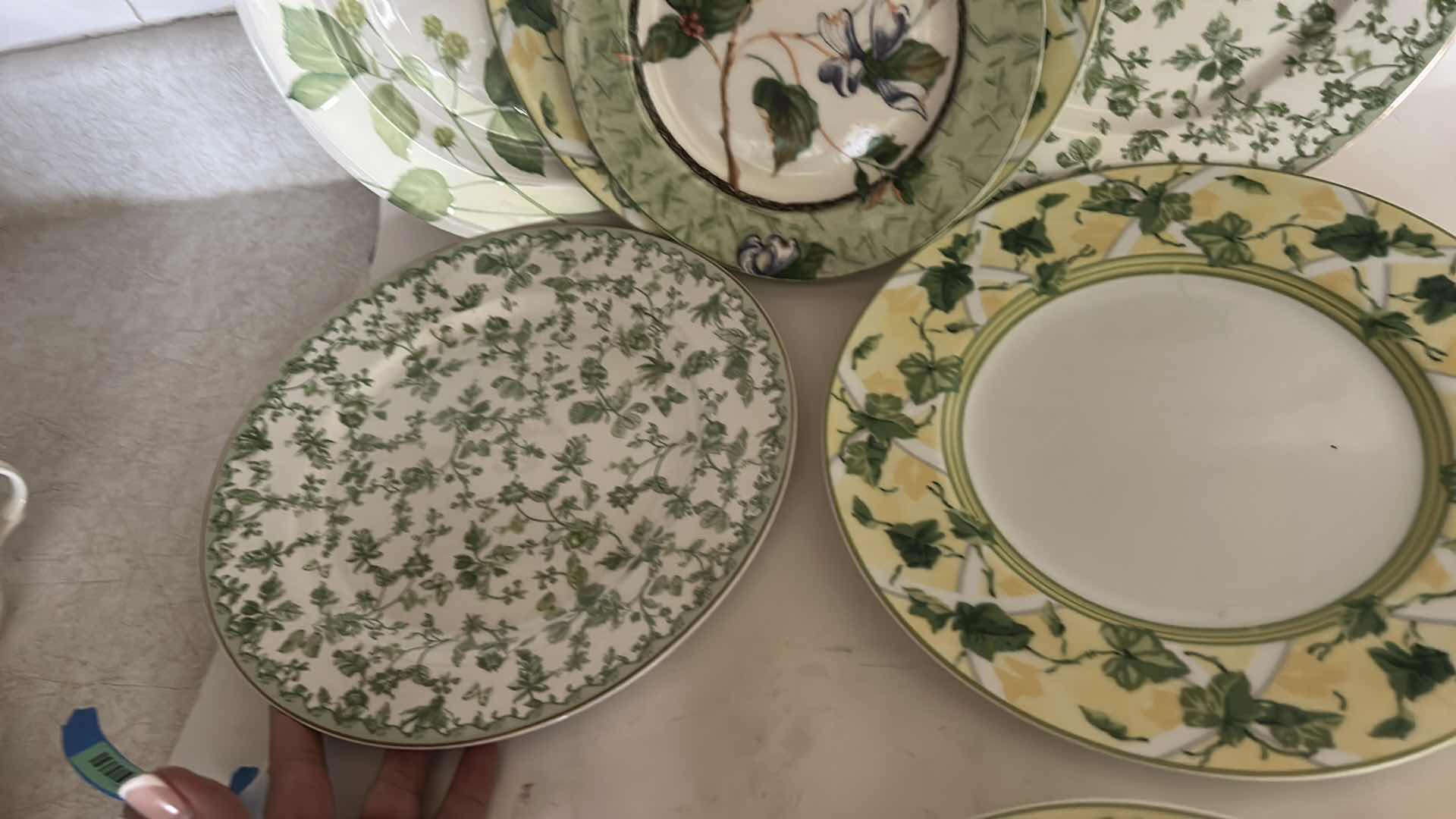 Photo 1 of 10 PC DINNER WARE AND 4 NAPKINS