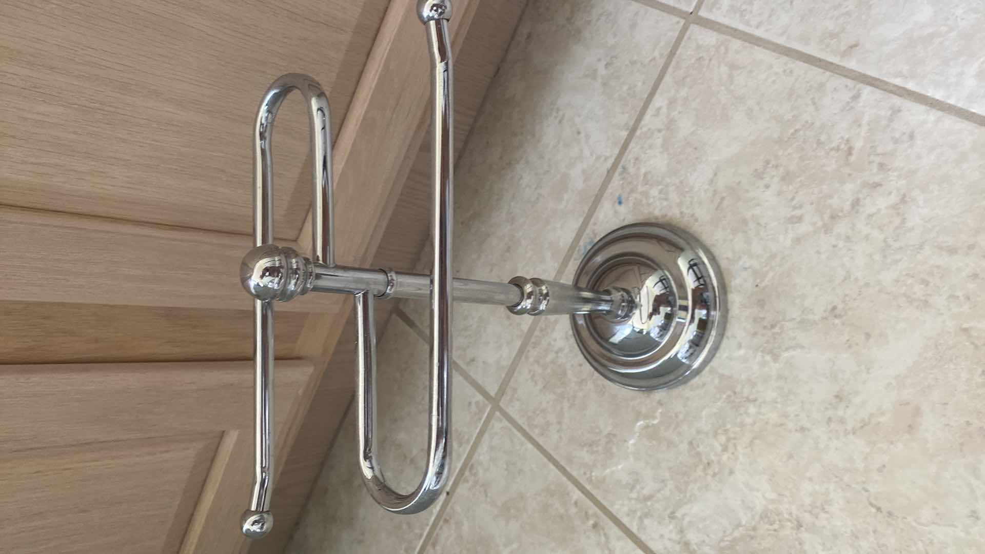 Photo 1 of 4-BATH ACCESSORIES CHROME COLOR